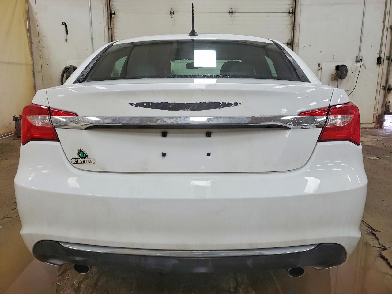 2014 Chrysler 200 Limited White vin: 1C3CCBCG5EN151990