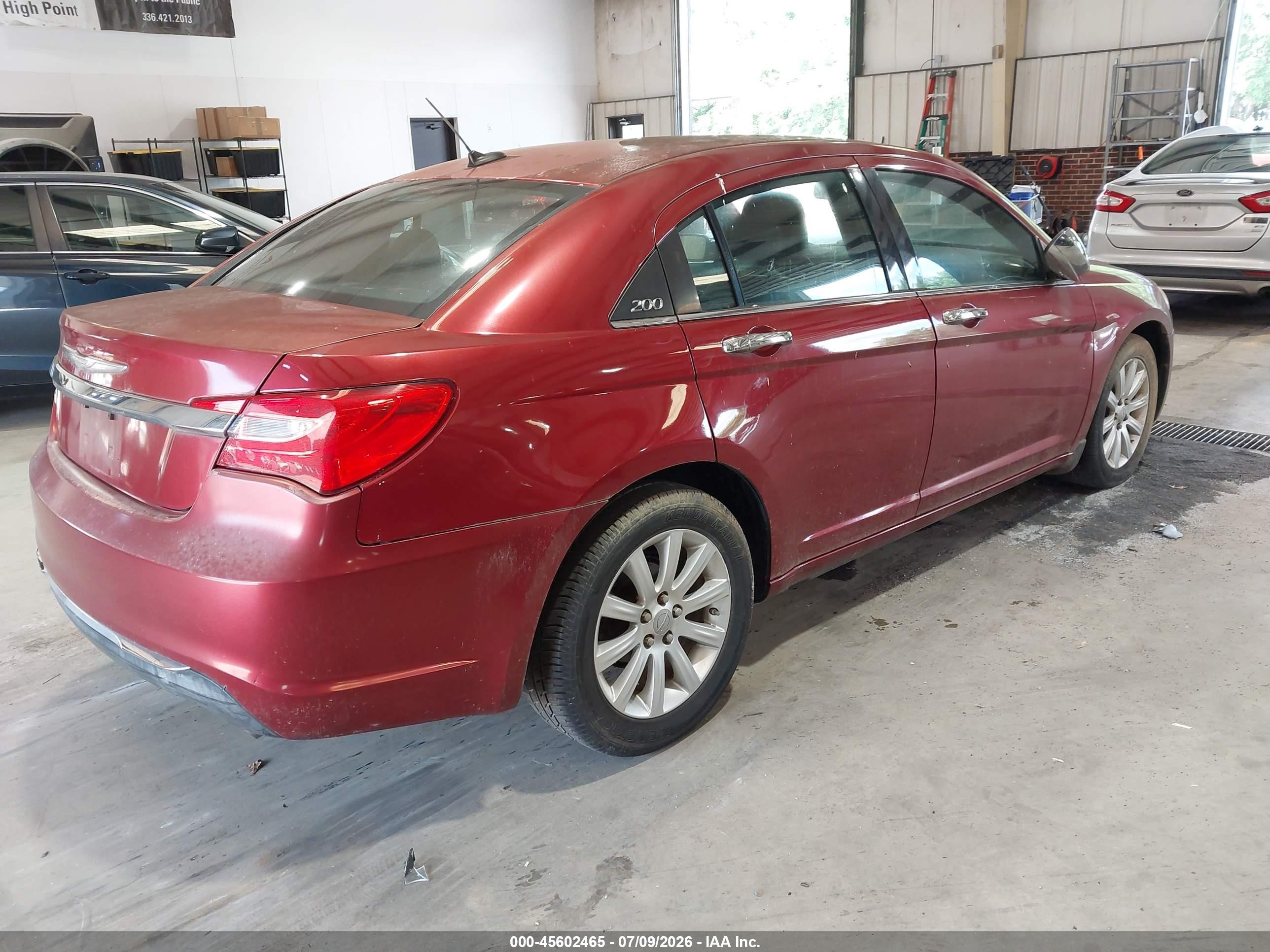 2013 Chrysler 200 Limited Burgundy vin: 1C3CCBCG6DN514943