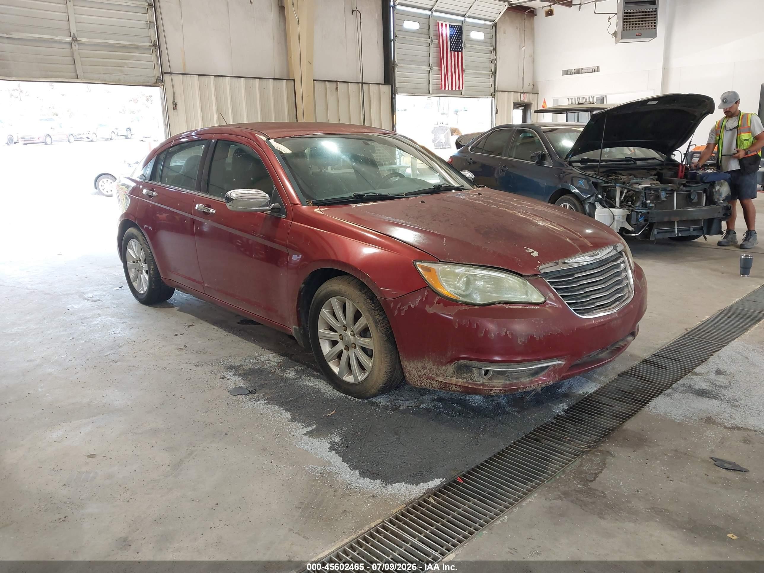 2013 Chrysler 200 Limited Burgundy vin: 1C3CCBCG6DN514943