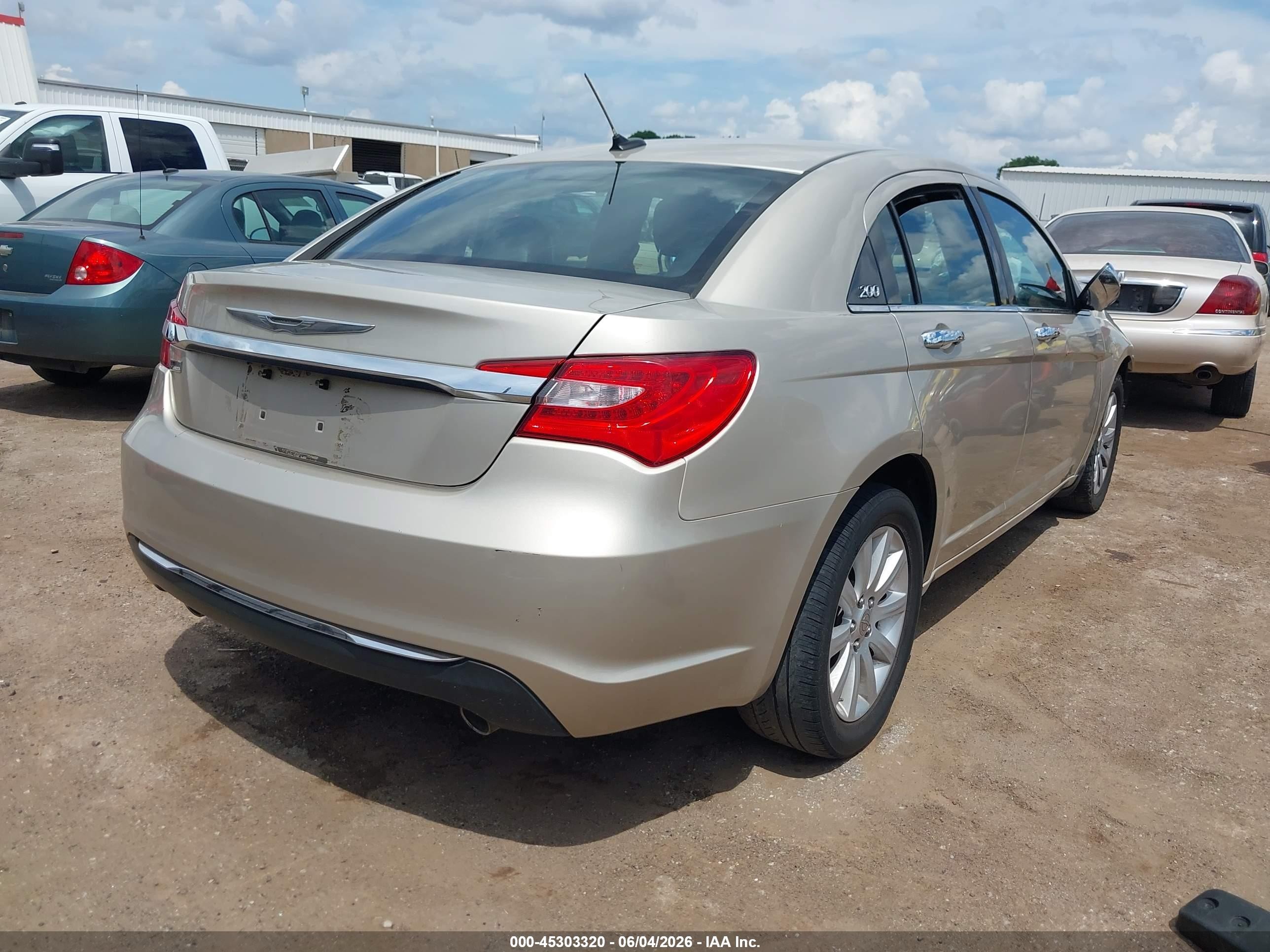 2013 Chrysler 200 Limited Tan vin: 1C3CCBCG6DN569375