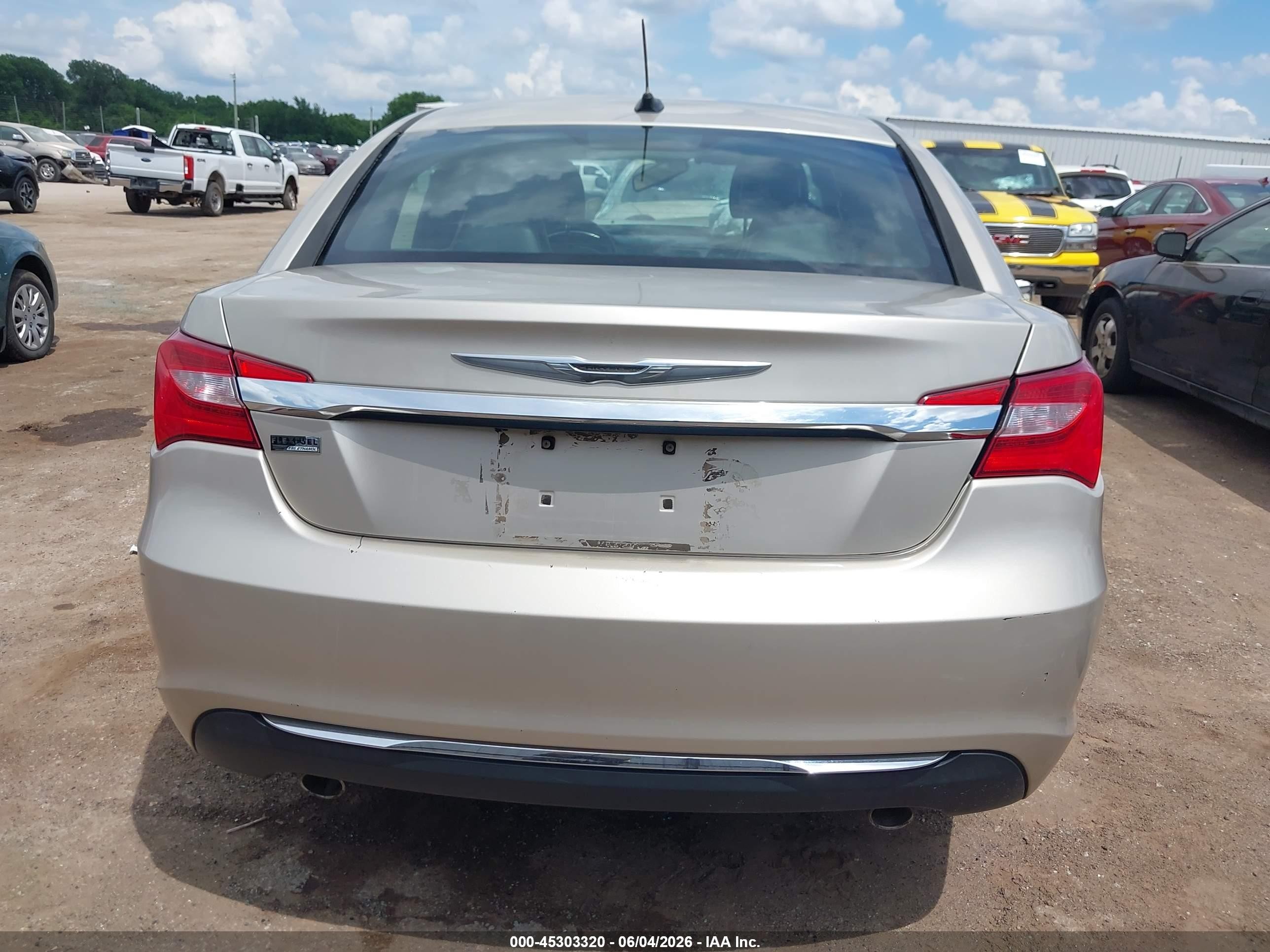 2013 Chrysler 200 Limited Tan vin: 1C3CCBCG6DN569375