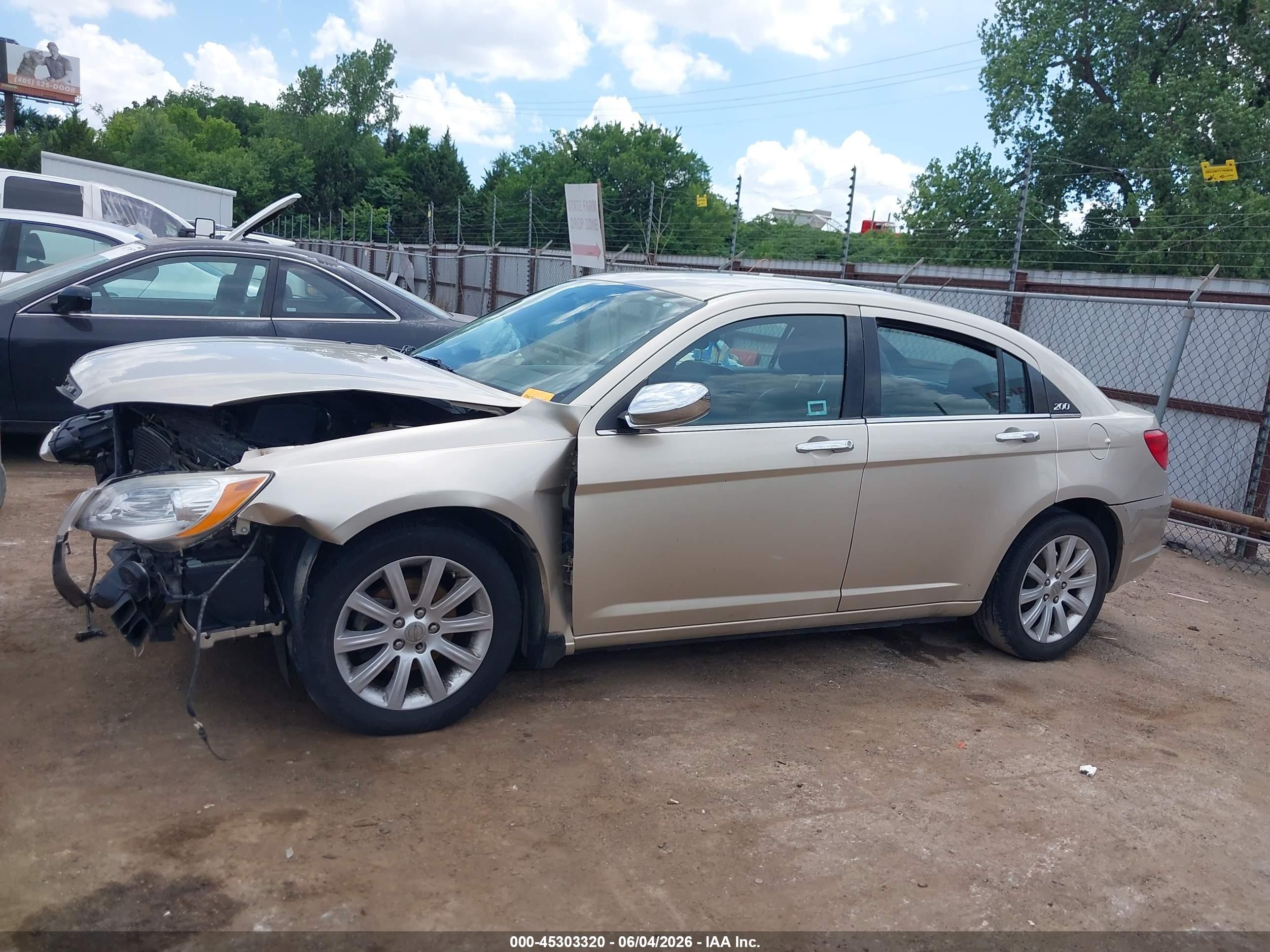 2013 Chrysler 200 Limited Tan vin: 1C3CCBCG6DN569375