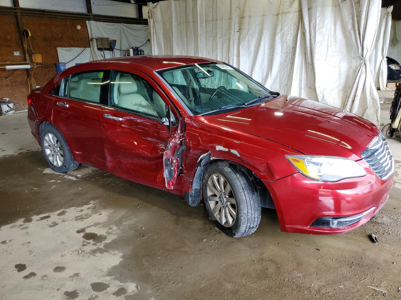 2014 Chrysler 200 Limited Red vin: 1C3CCBCG6EN152680
