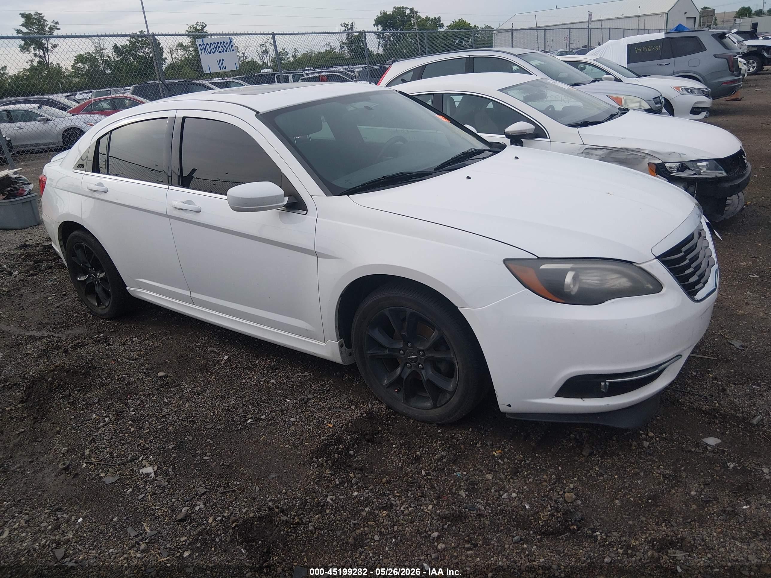 2014 Chrysler 200 Limited White vin: 1C3CCBCG6EN164585