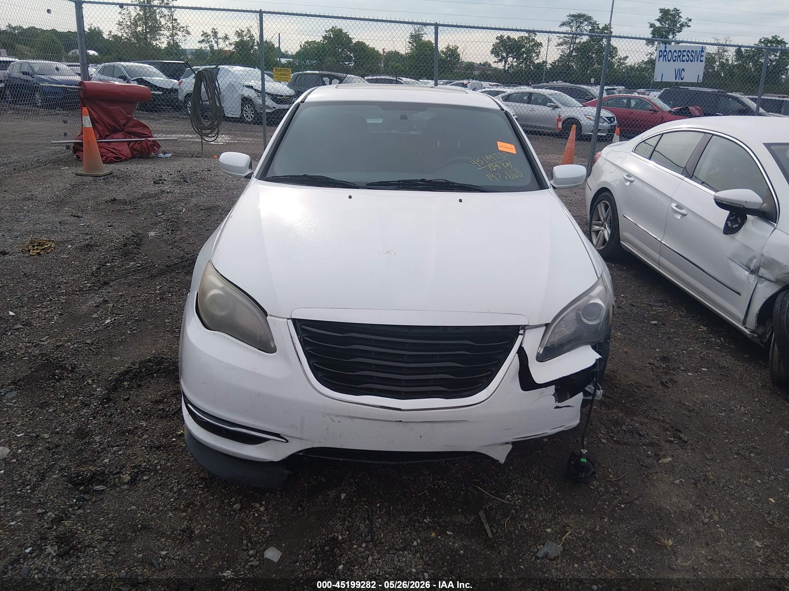 2014 Chrysler 200 Limited White vin: 1C3CCBCG6EN164585