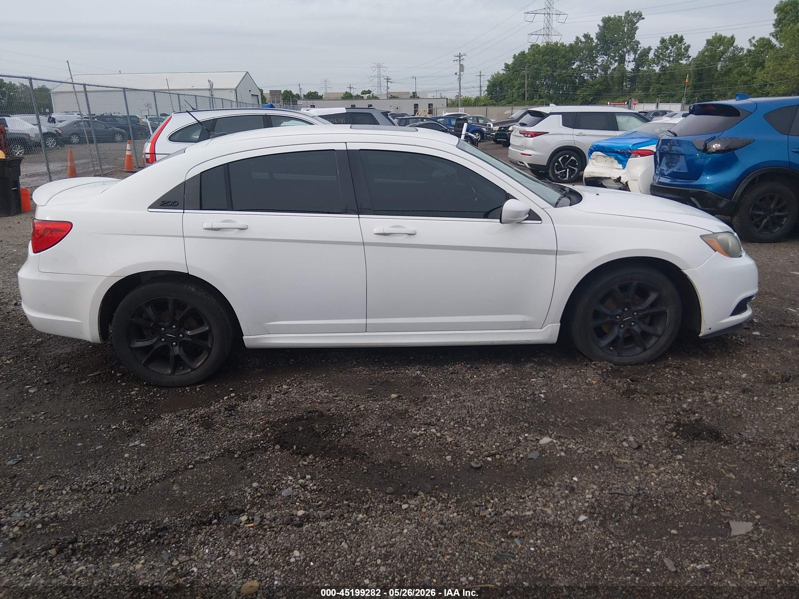 2014 Chrysler 200 Limited White vin: 1C3CCBCG6EN164585