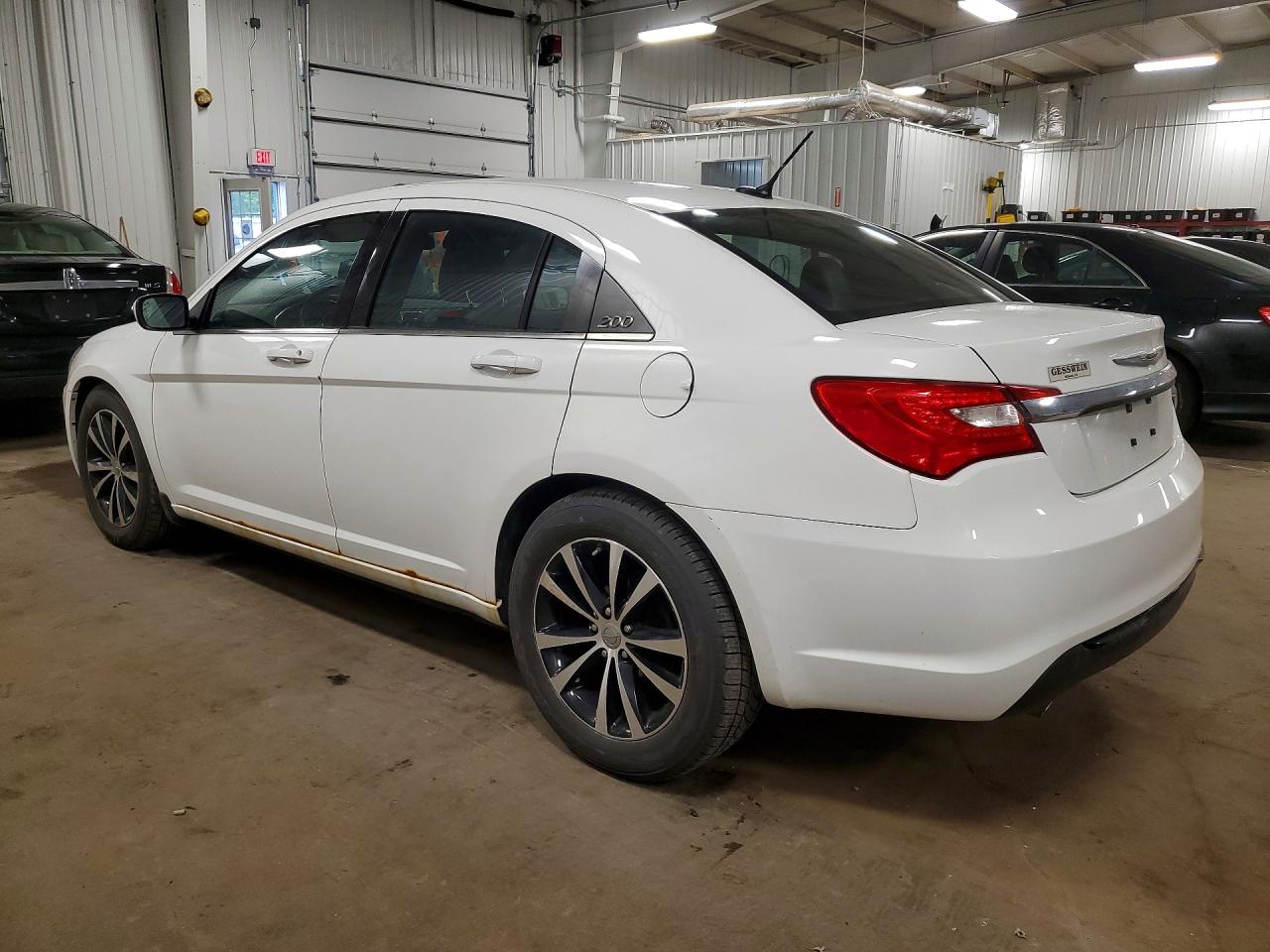 2013 Chrysler 200 White vin: 1C3CCBCG7DN571006
