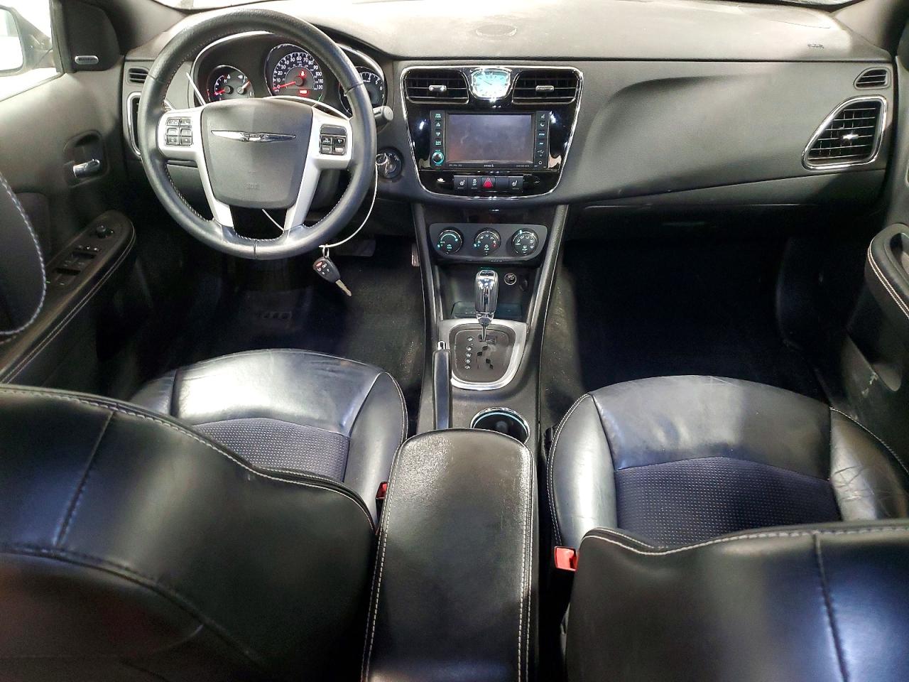 2013 Chrysler 200 White vin: 1C3CCBCG7DN571006