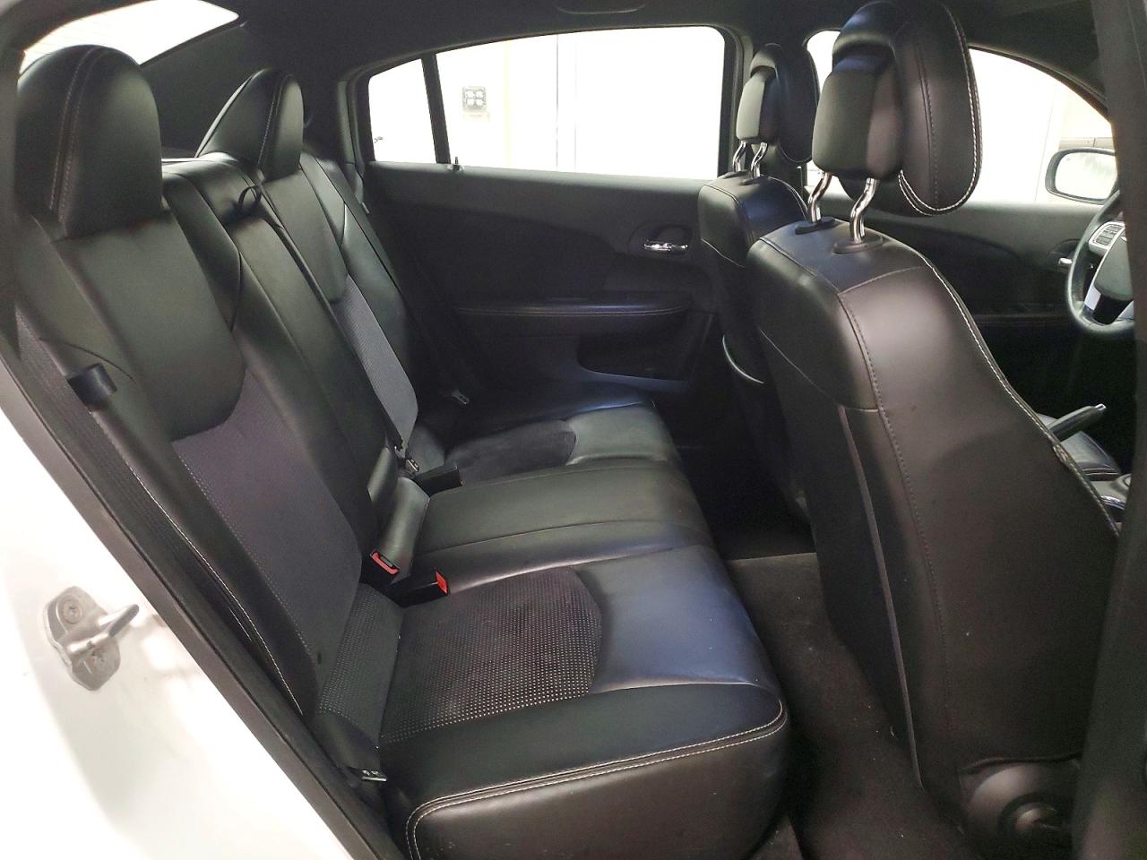 2013 Chrysler 200 White vin: 1C3CCBCG7DN571006