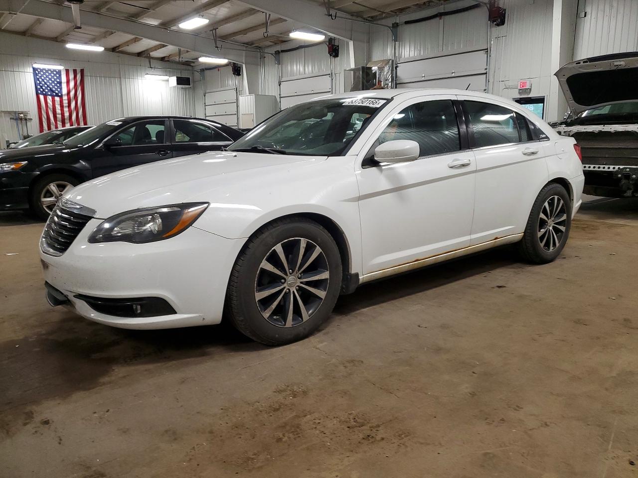 2013 Chrysler 200 White vin: 1C3CCBCG7DN571006