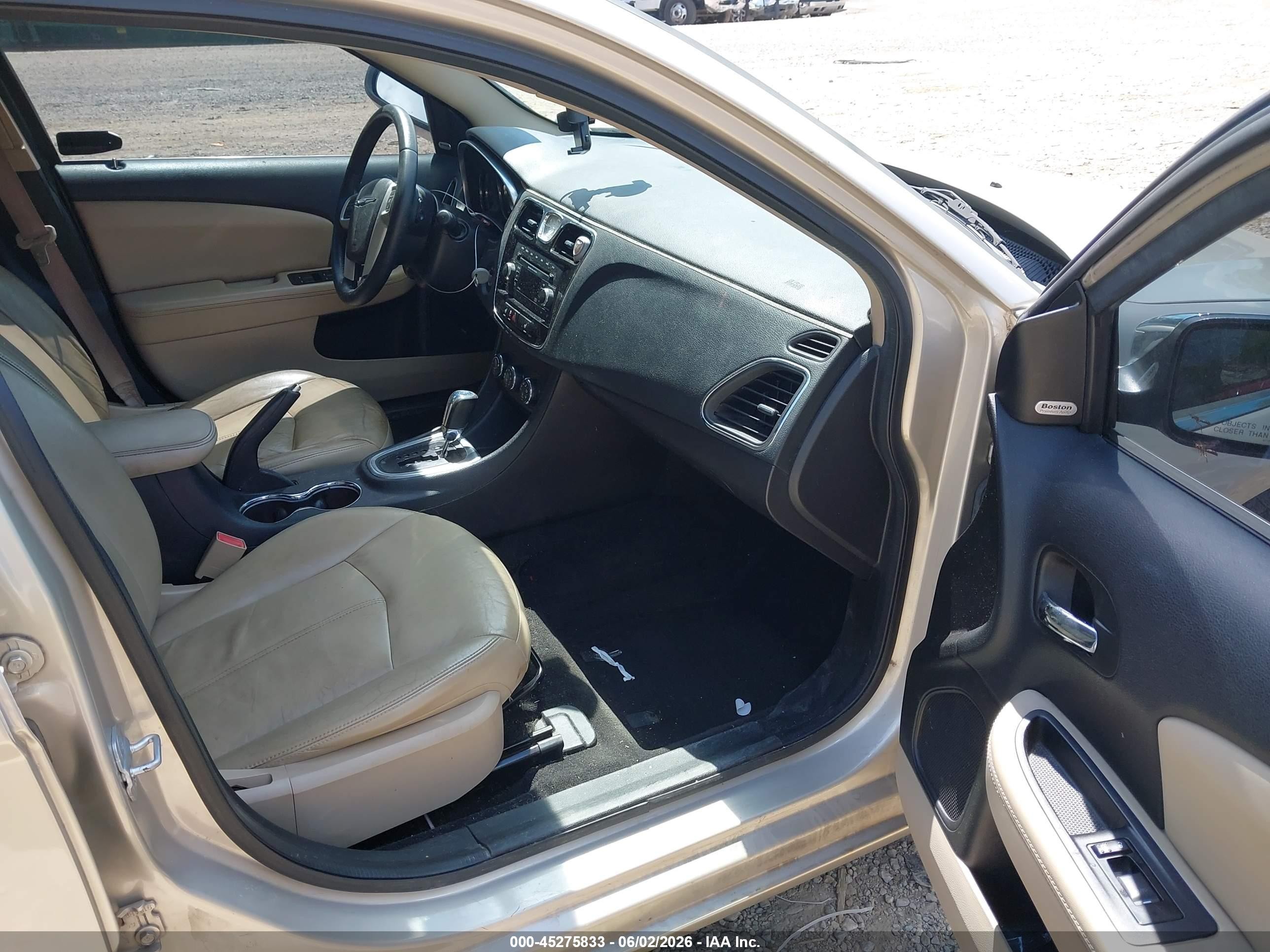 2013 Chrysler 200 Limited Beige vin: 1C3CCBCG7DN649915