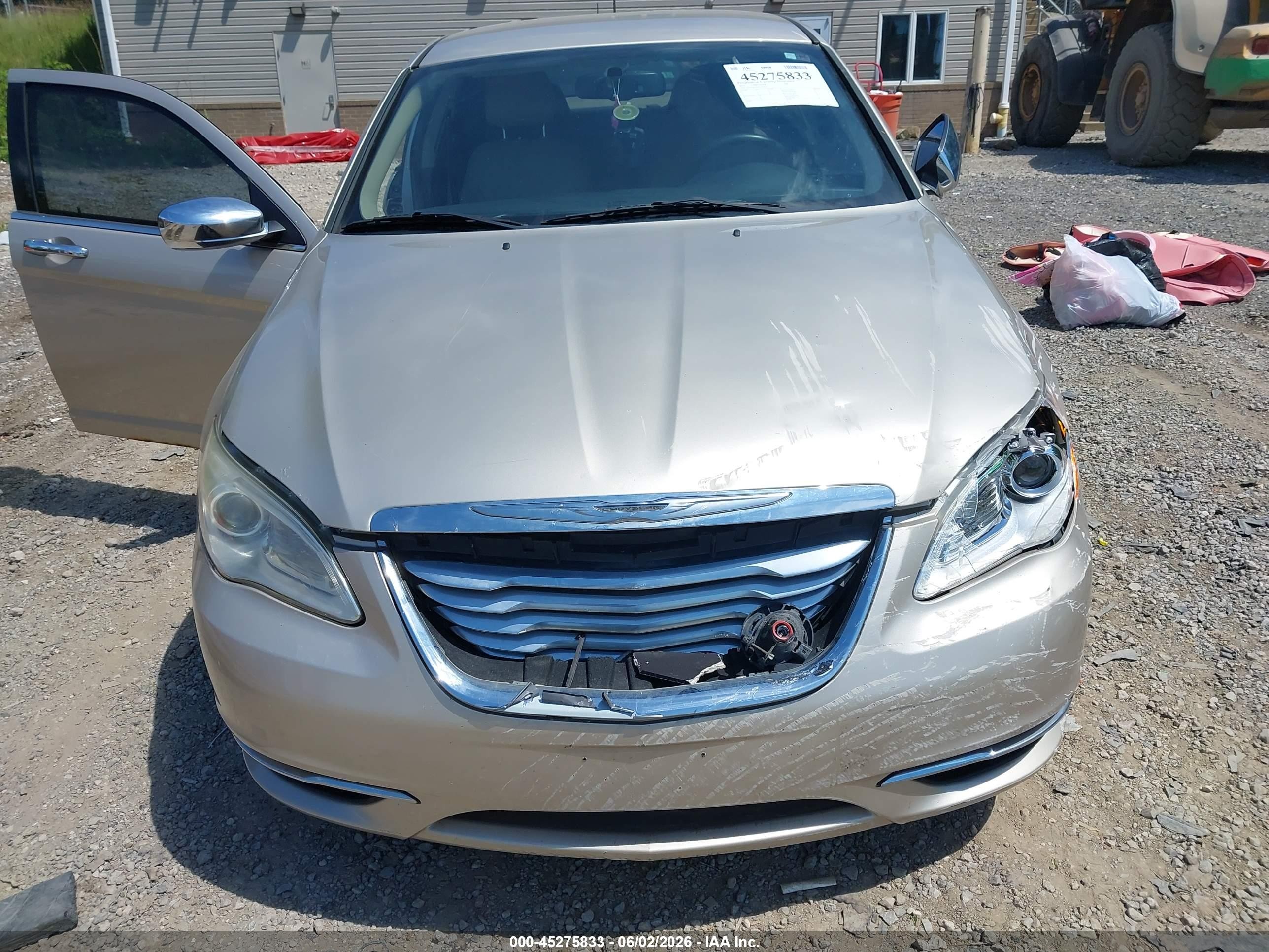 2013 Chrysler 200 Limited Beige vin: 1C3CCBCG7DN649915