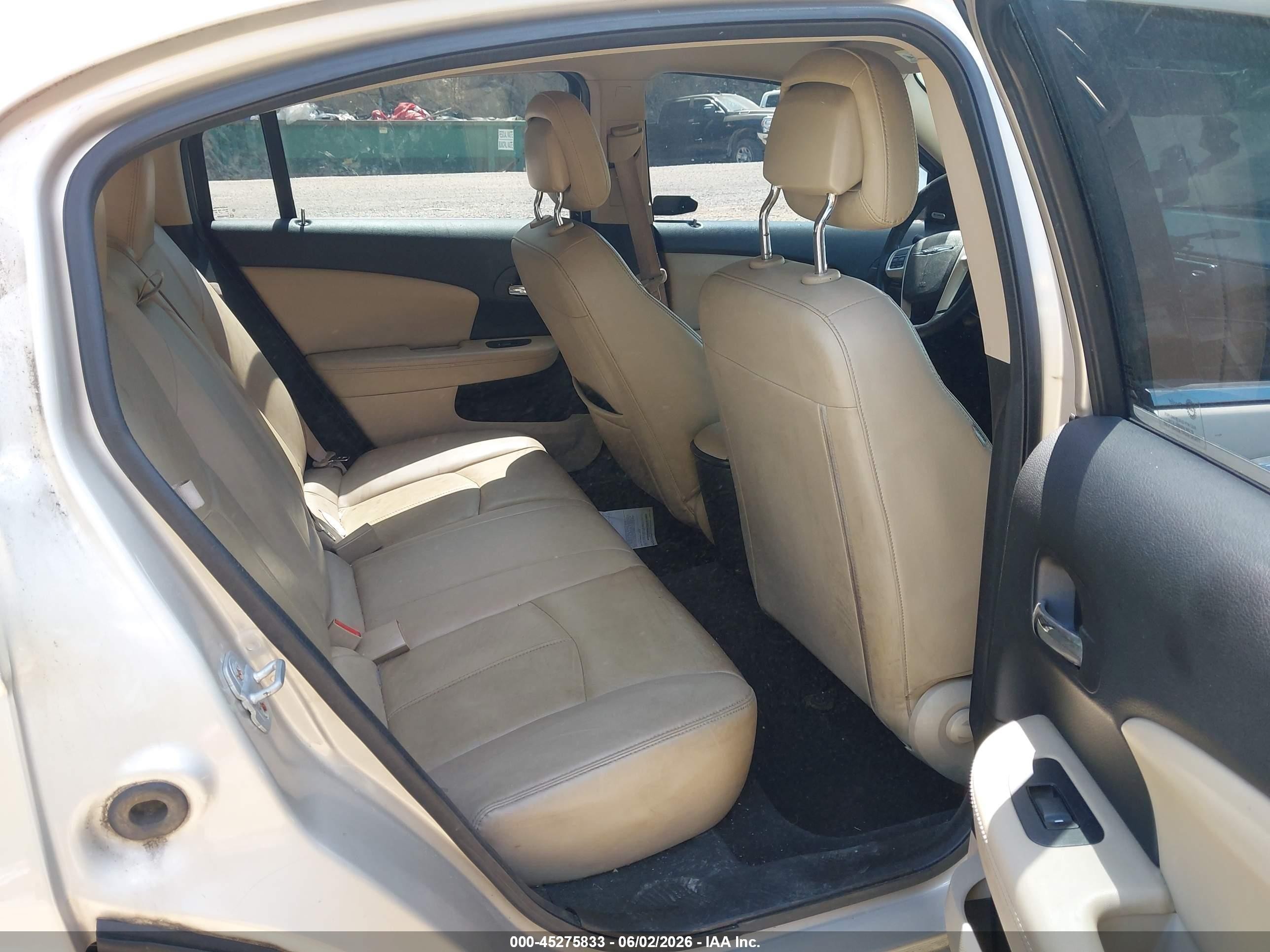 2013 Chrysler 200 Limited Beige vin: 1C3CCBCG7DN649915
