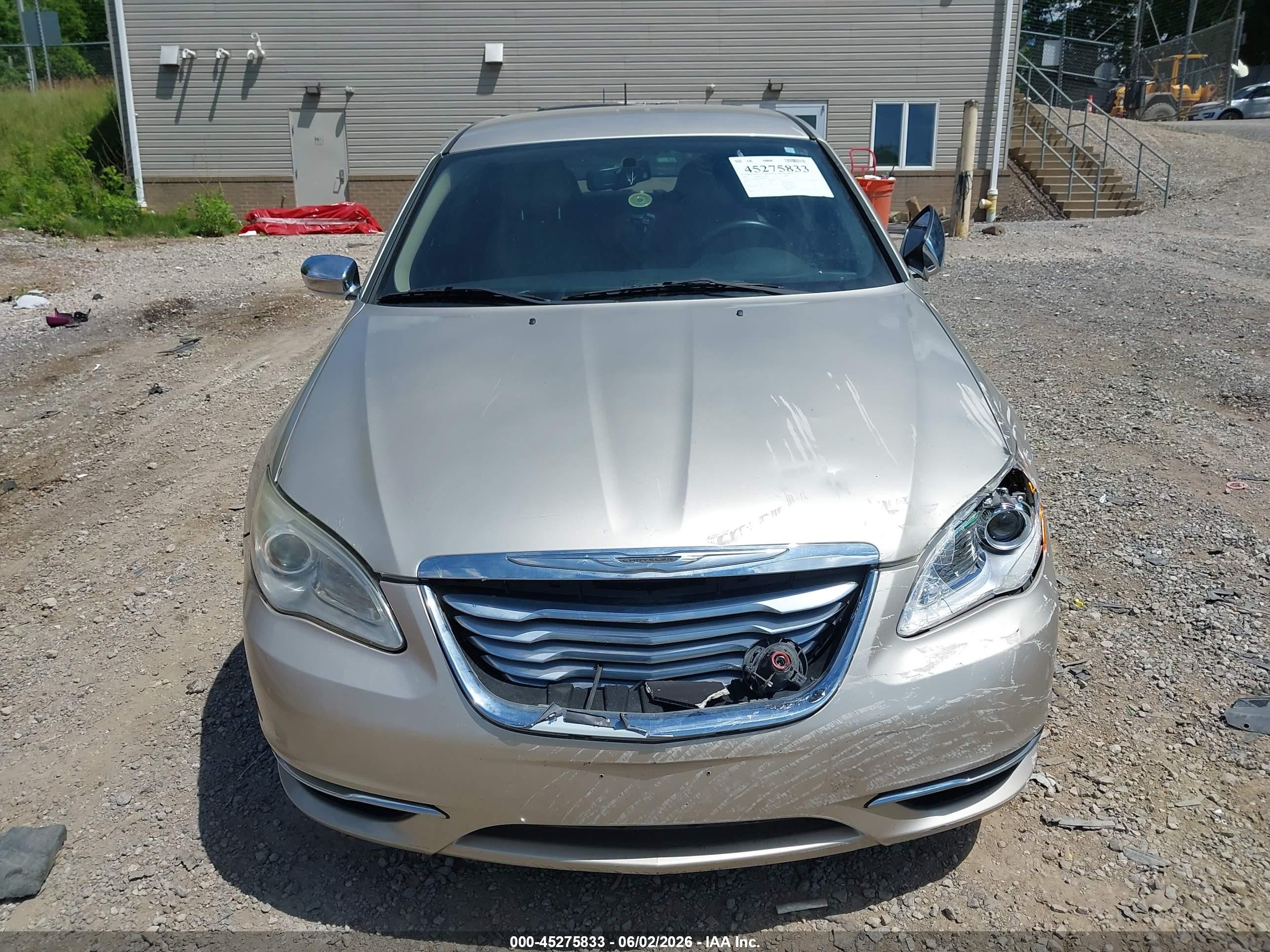 2013 Chrysler 200 Limited Beige vin: 1C3CCBCG7DN649915