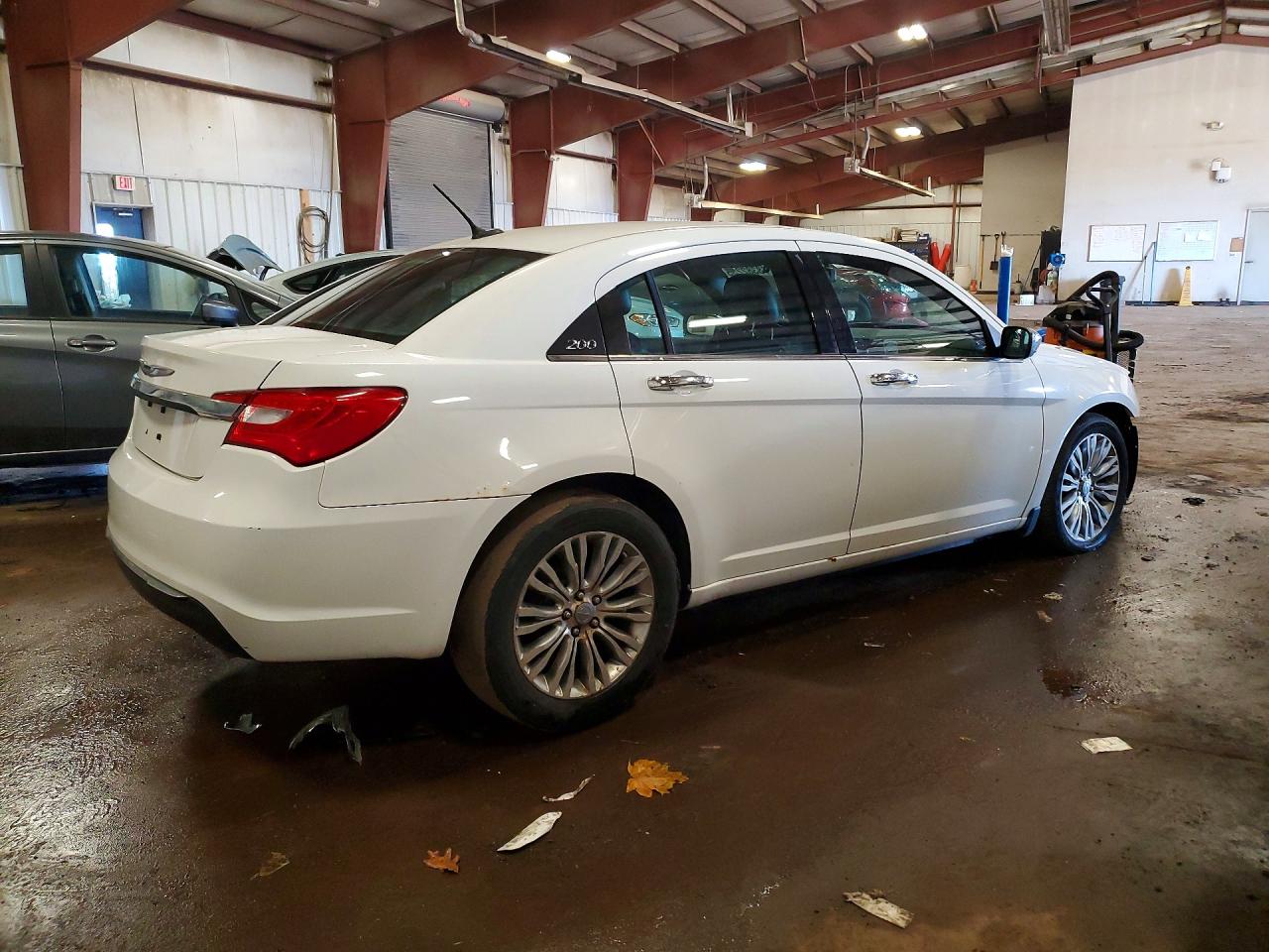 2014 Chrysler 200 Limited White vin: 1C3CCBCG7EN121549