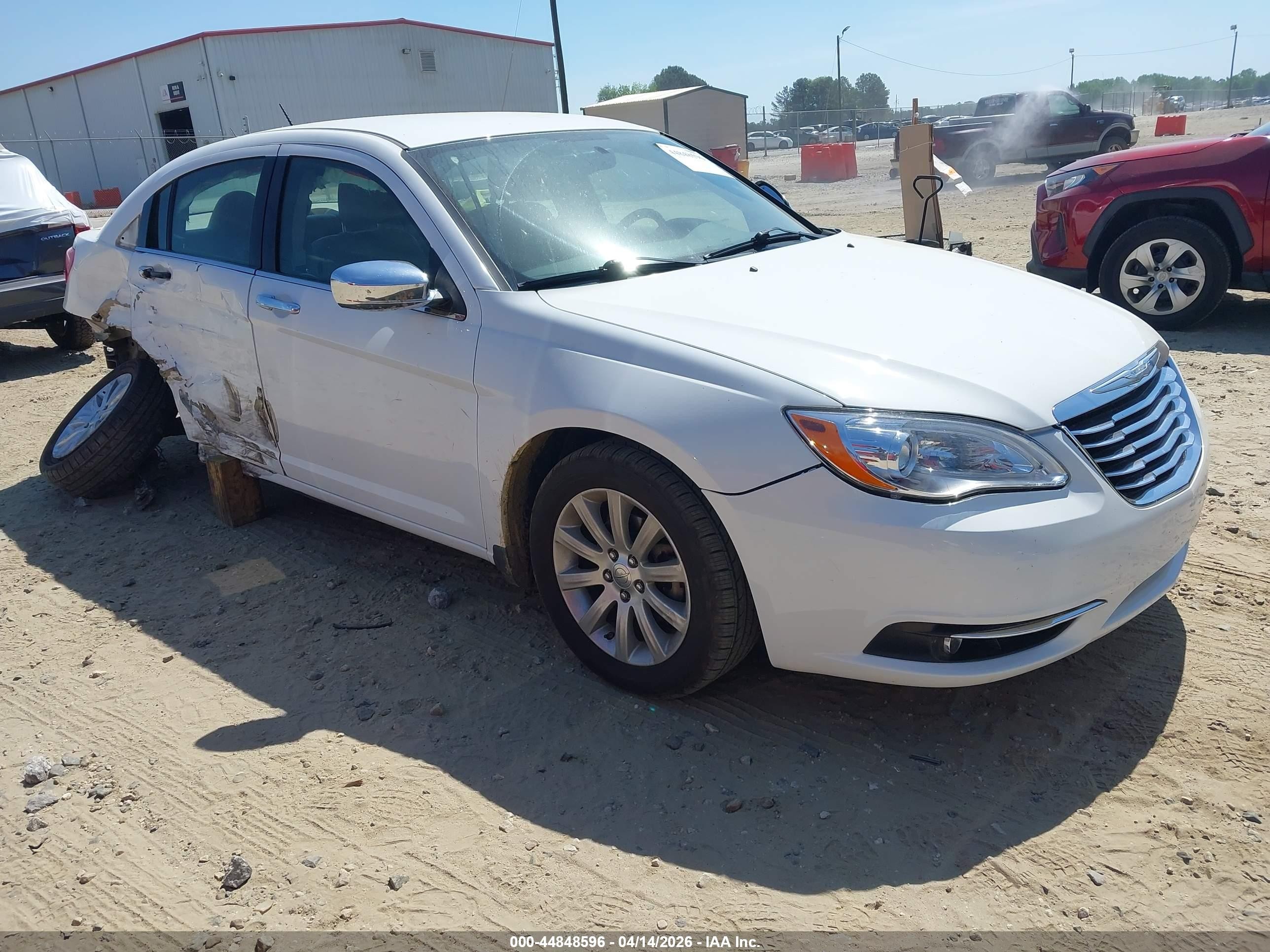 2014 Chrysler 200 Limited White vin: 1C3CCBCG7EN159508