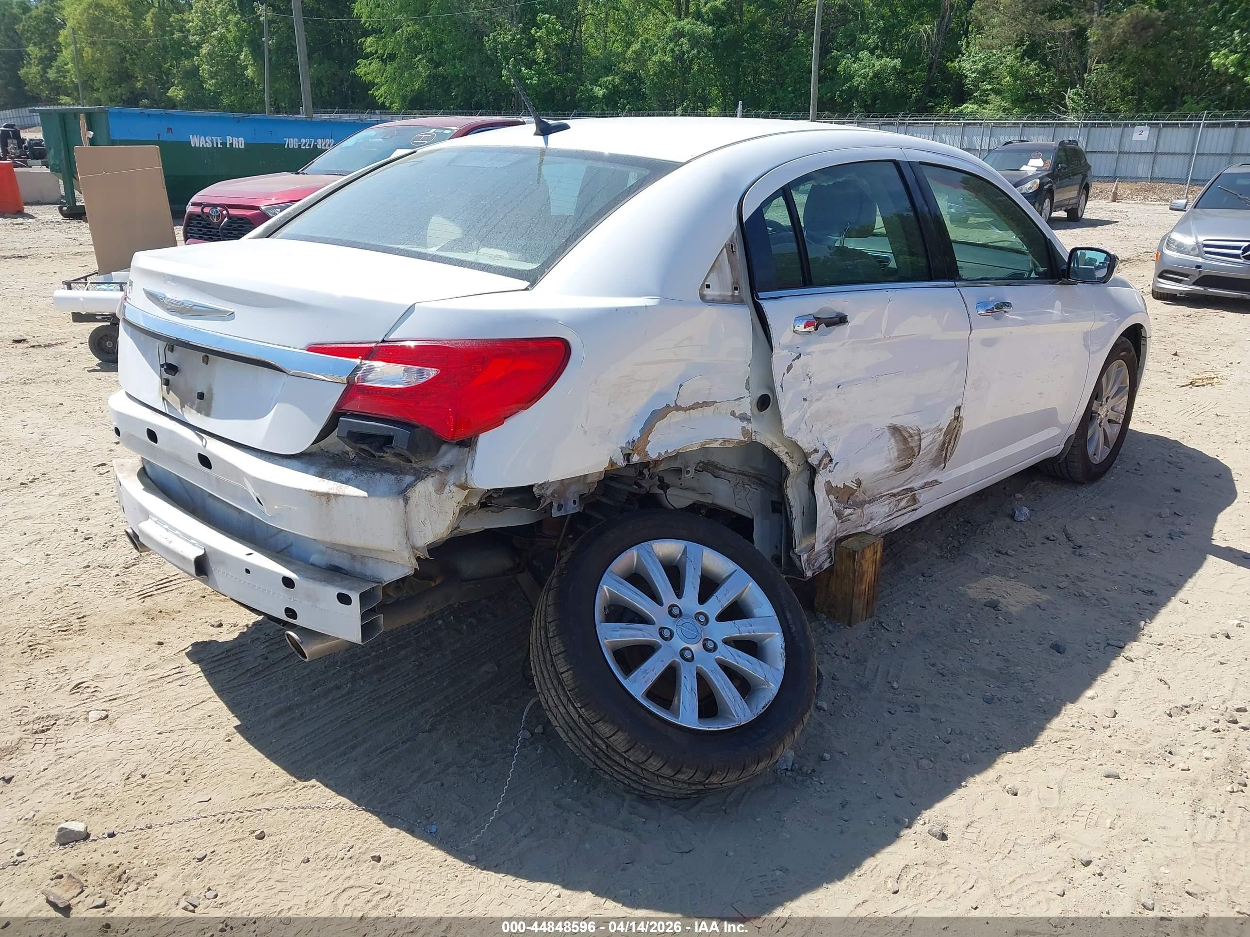 2014 Chrysler 200 Limited White vin: 1C3CCBCG7EN159508
