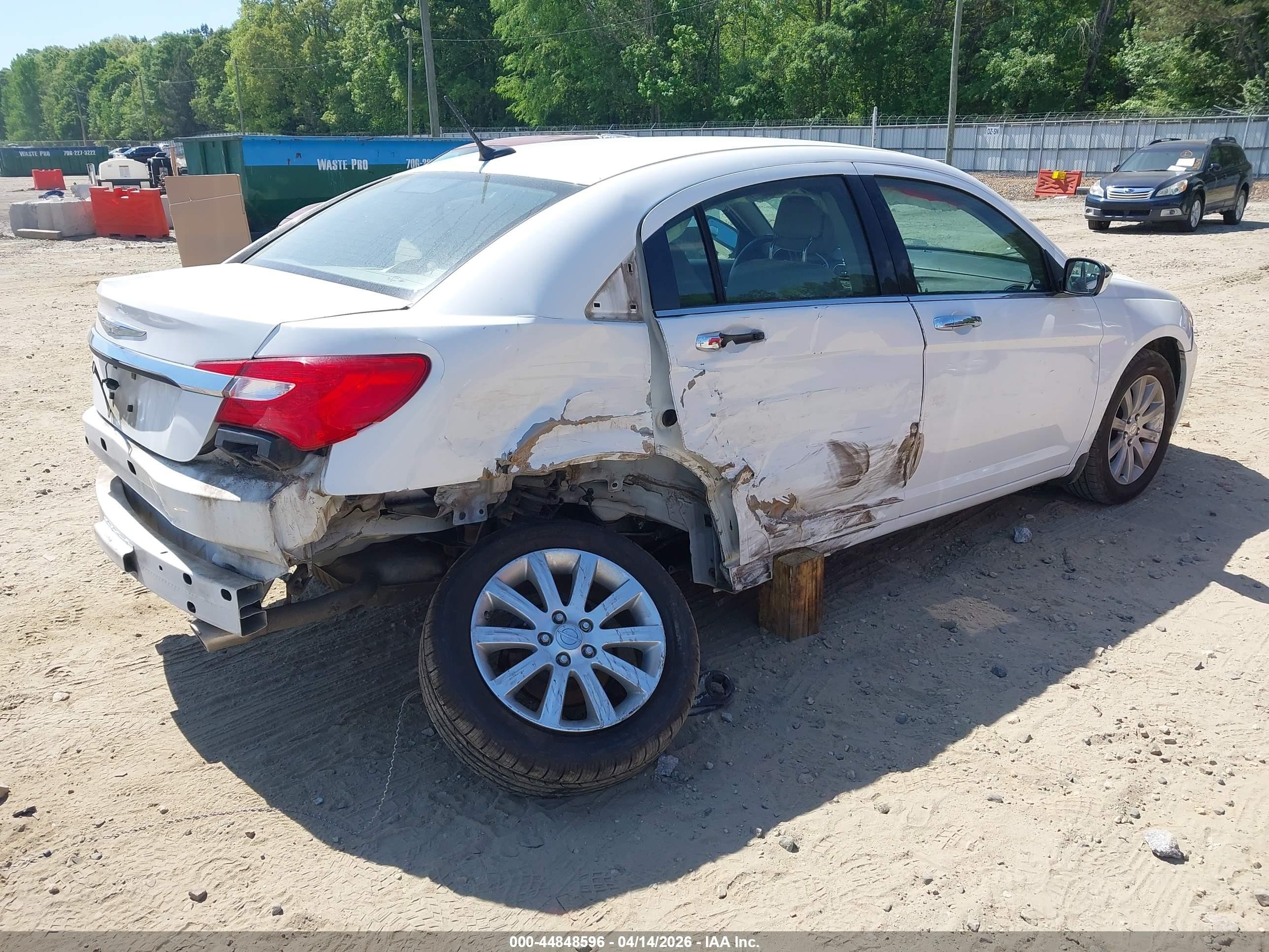 2014 Chrysler 200 Limited White vin: 1C3CCBCG7EN159508