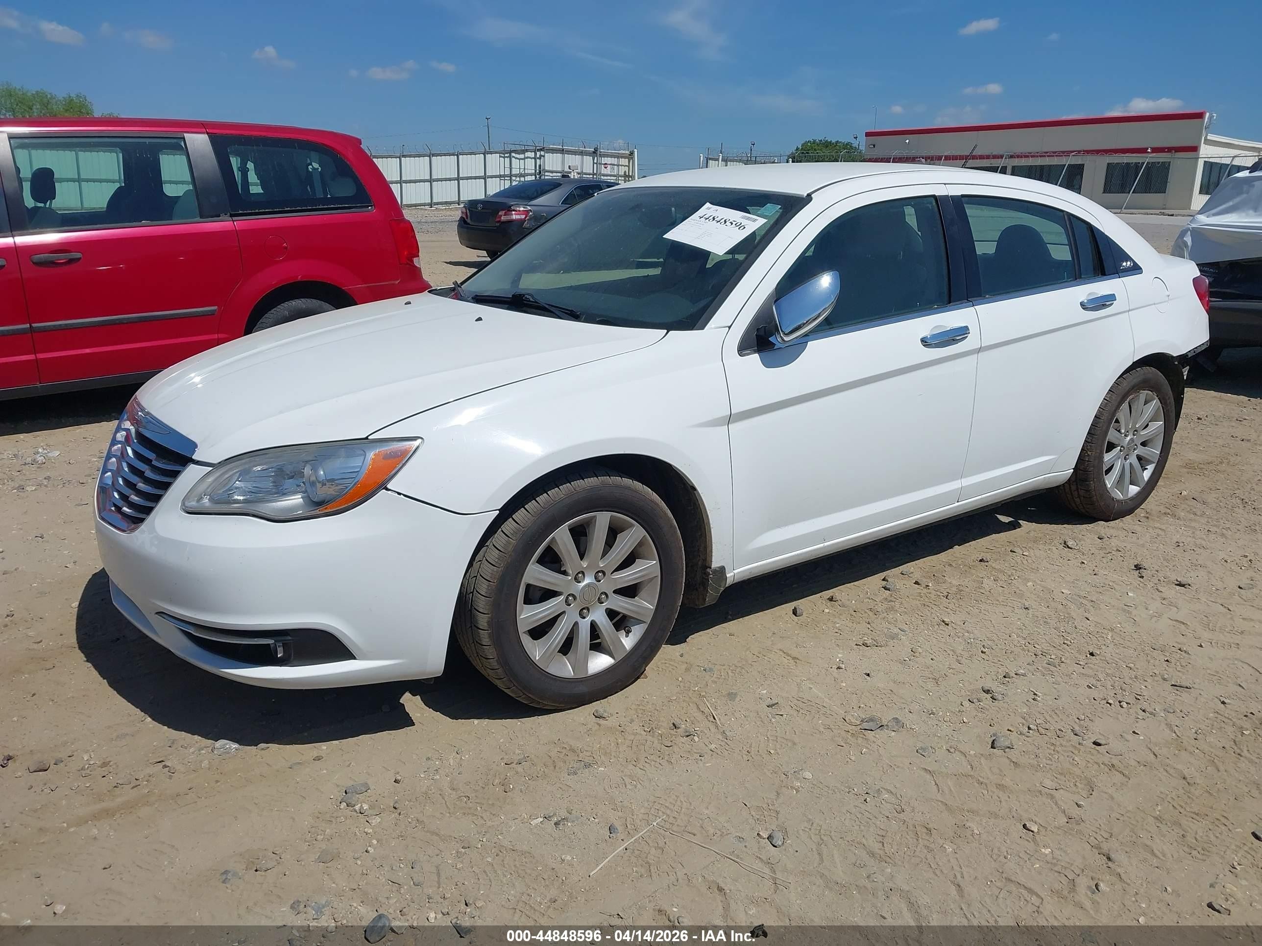 2014 Chrysler 200 Limited White vin: 1C3CCBCG7EN159508