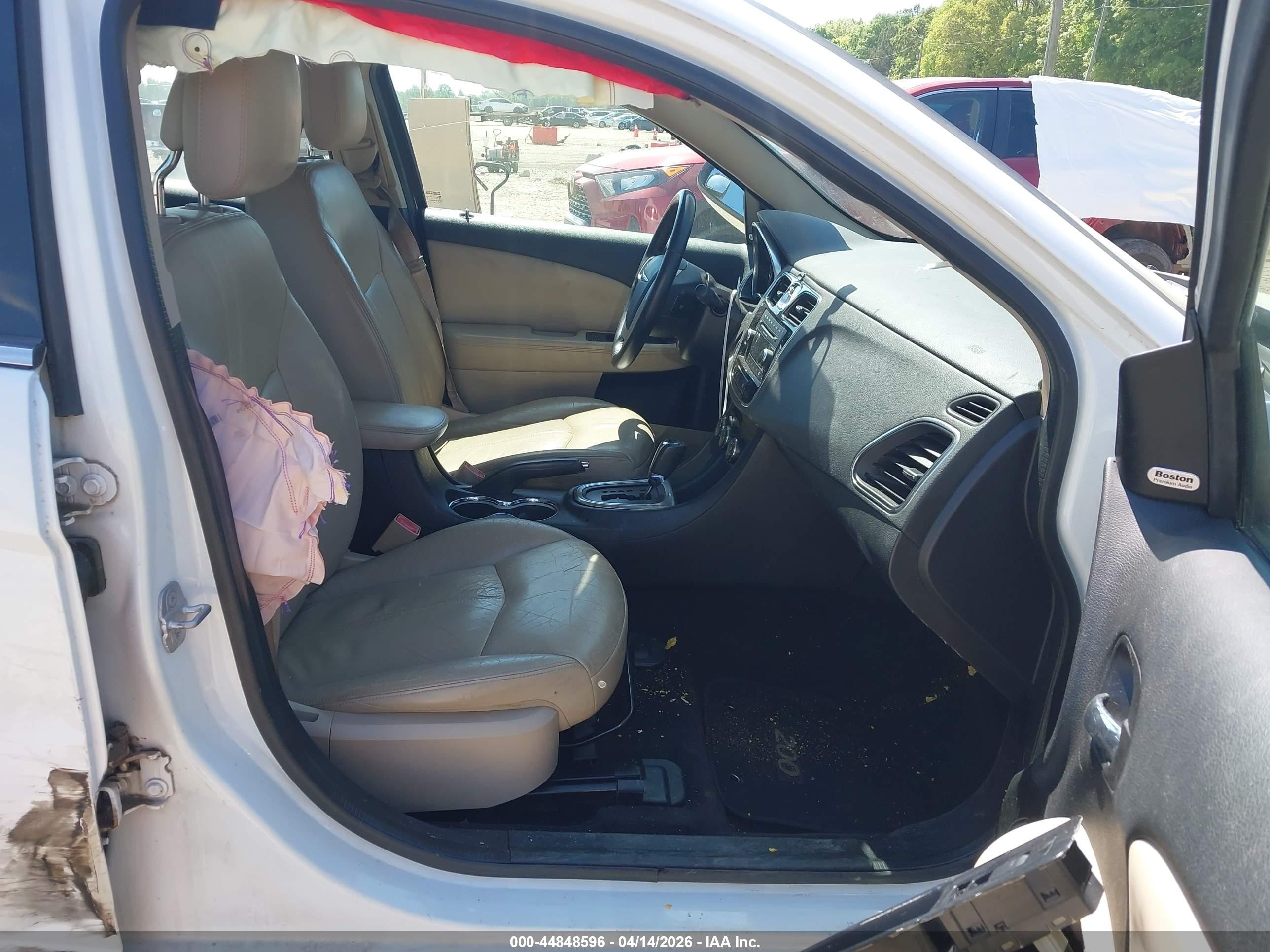 2014 Chrysler 200 Limited White vin: 1C3CCBCG7EN159508