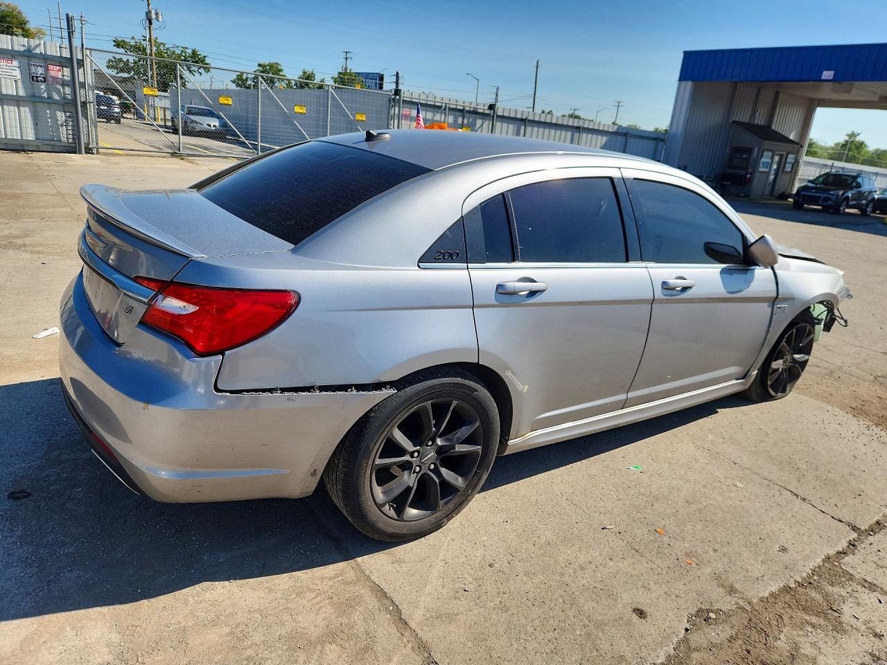 2014 Chrysler 200 Limited Серебряный vin: 1C3CCBCG7EN183470
