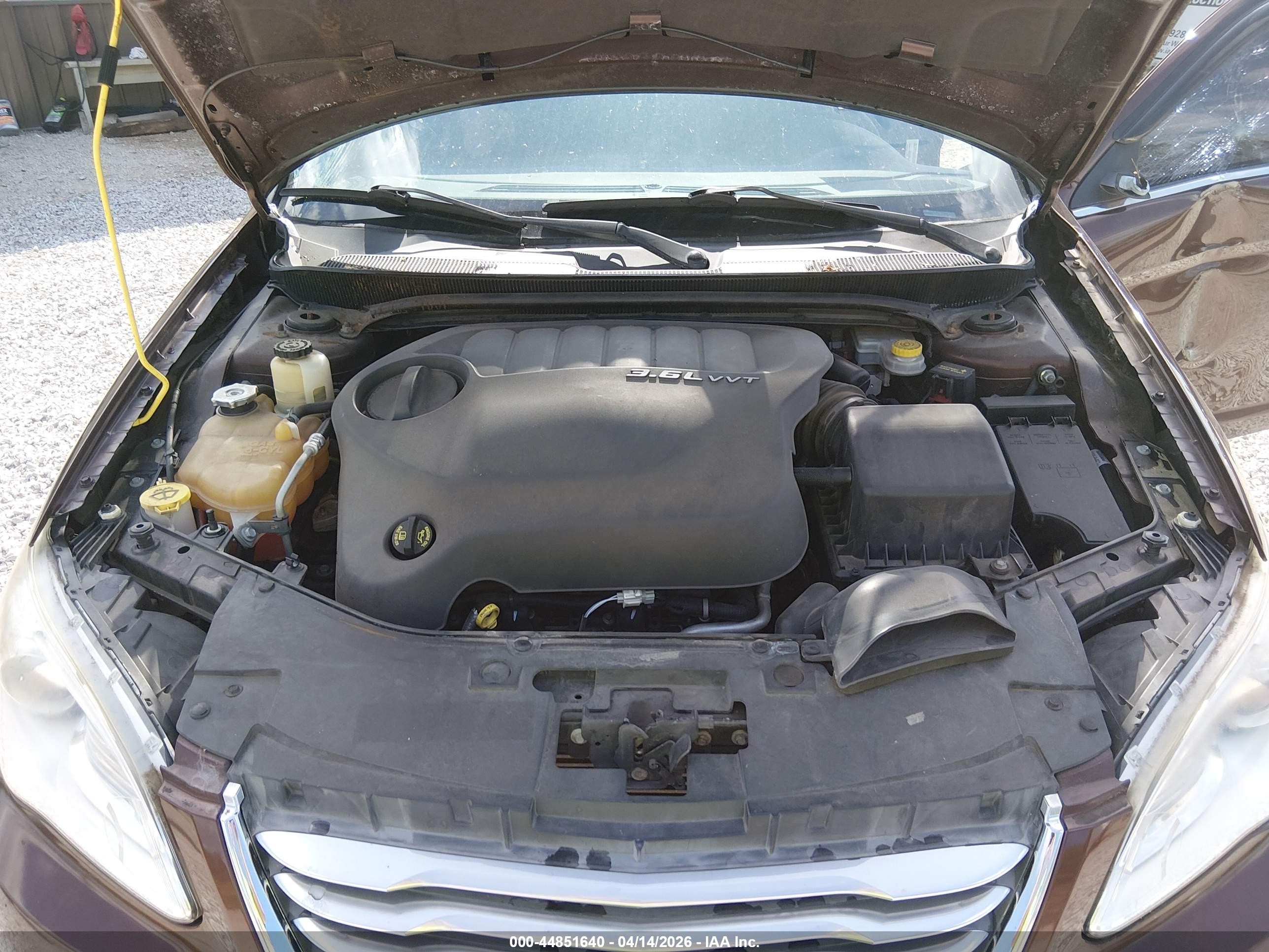2013 Chrysler 200 Limited Brown vin: 1C3CCBCG8DN614980