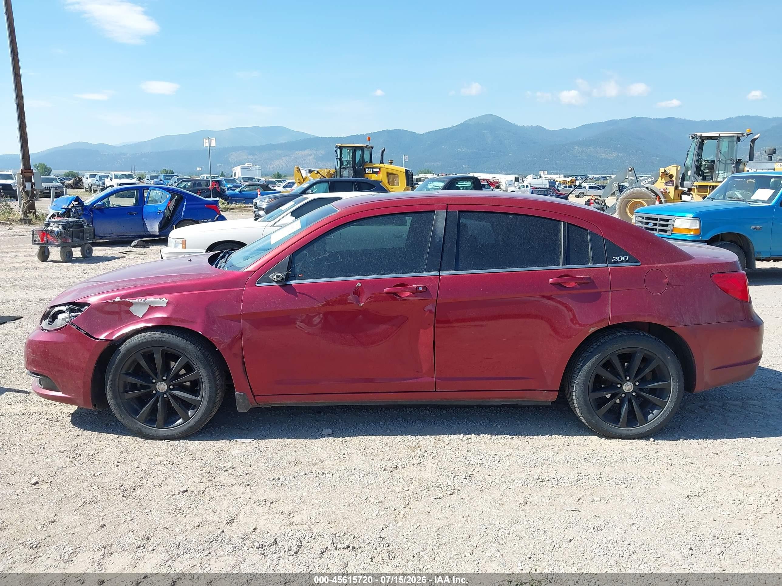 2014 Chrysler 200 Limited Красный vin: 1C3CCBCG8EN198950