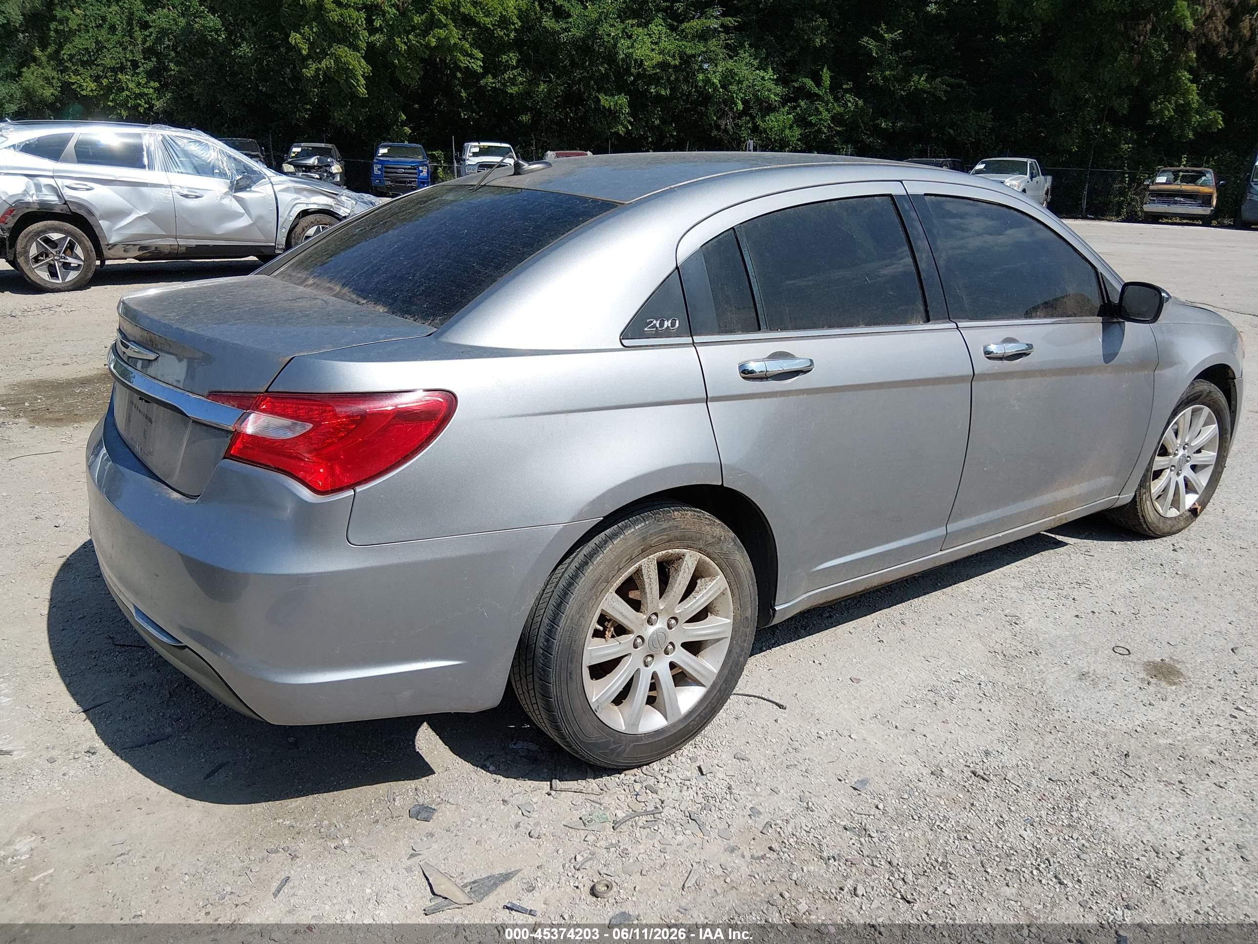 2013 Chrysler 200 Limited Silver vin: 1C3CCBCG9DN559956