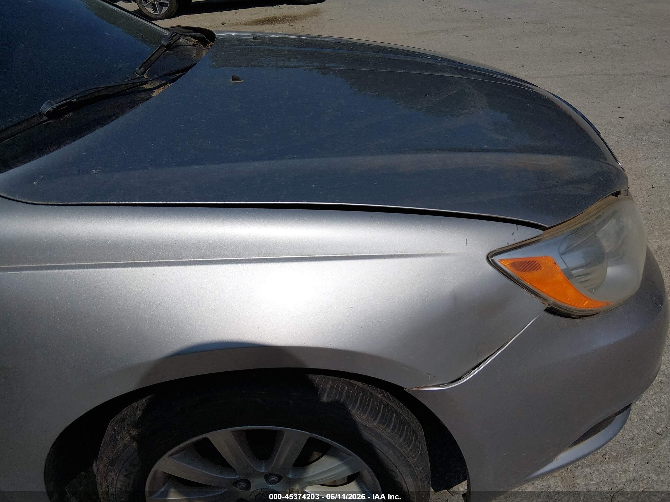 2013 Chrysler 200 Limited Silver vin: 1C3CCBCG9DN559956