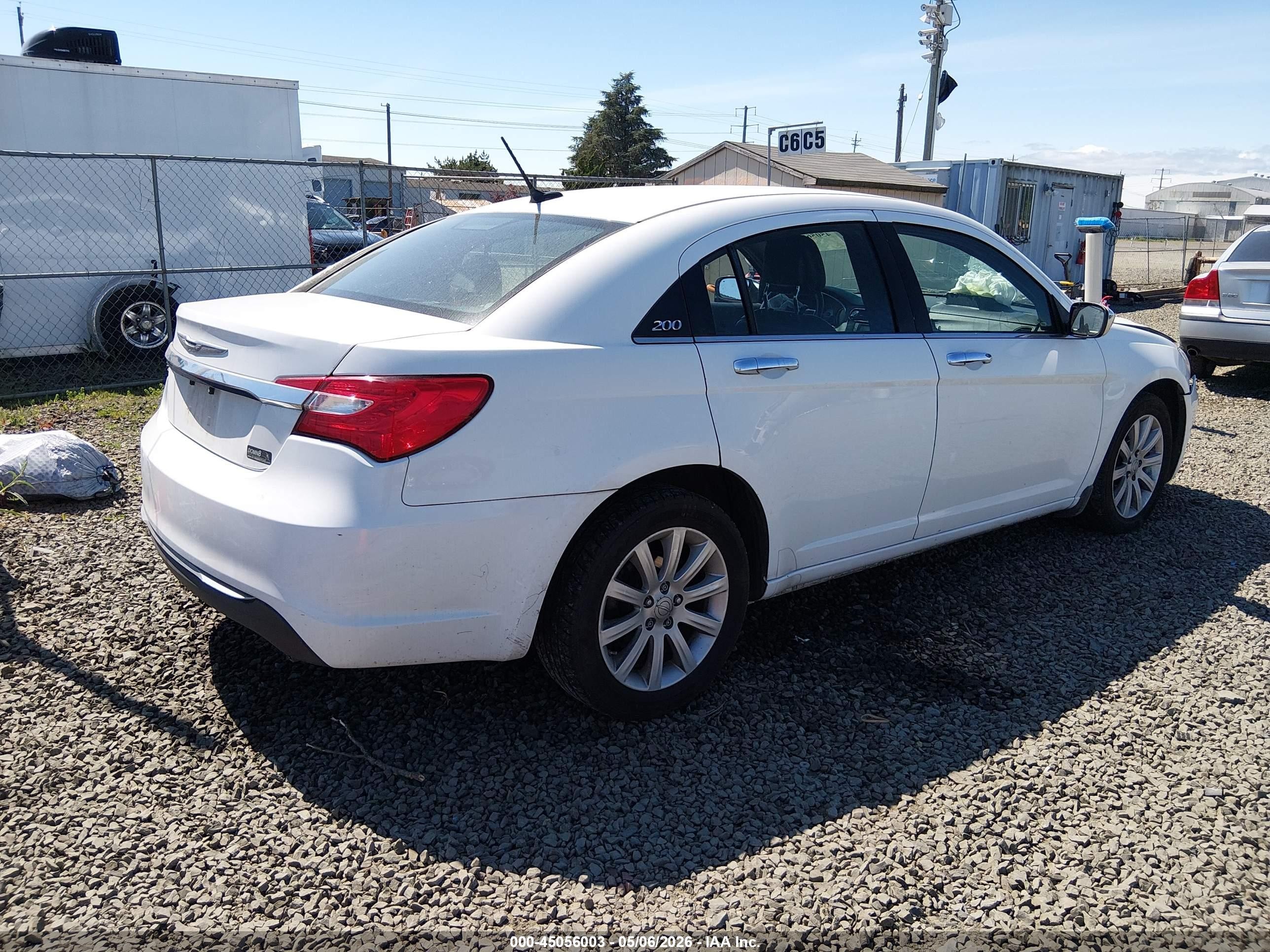2013 Chrysler 200 Limited White vin: 1C3CCBCG9DN720323