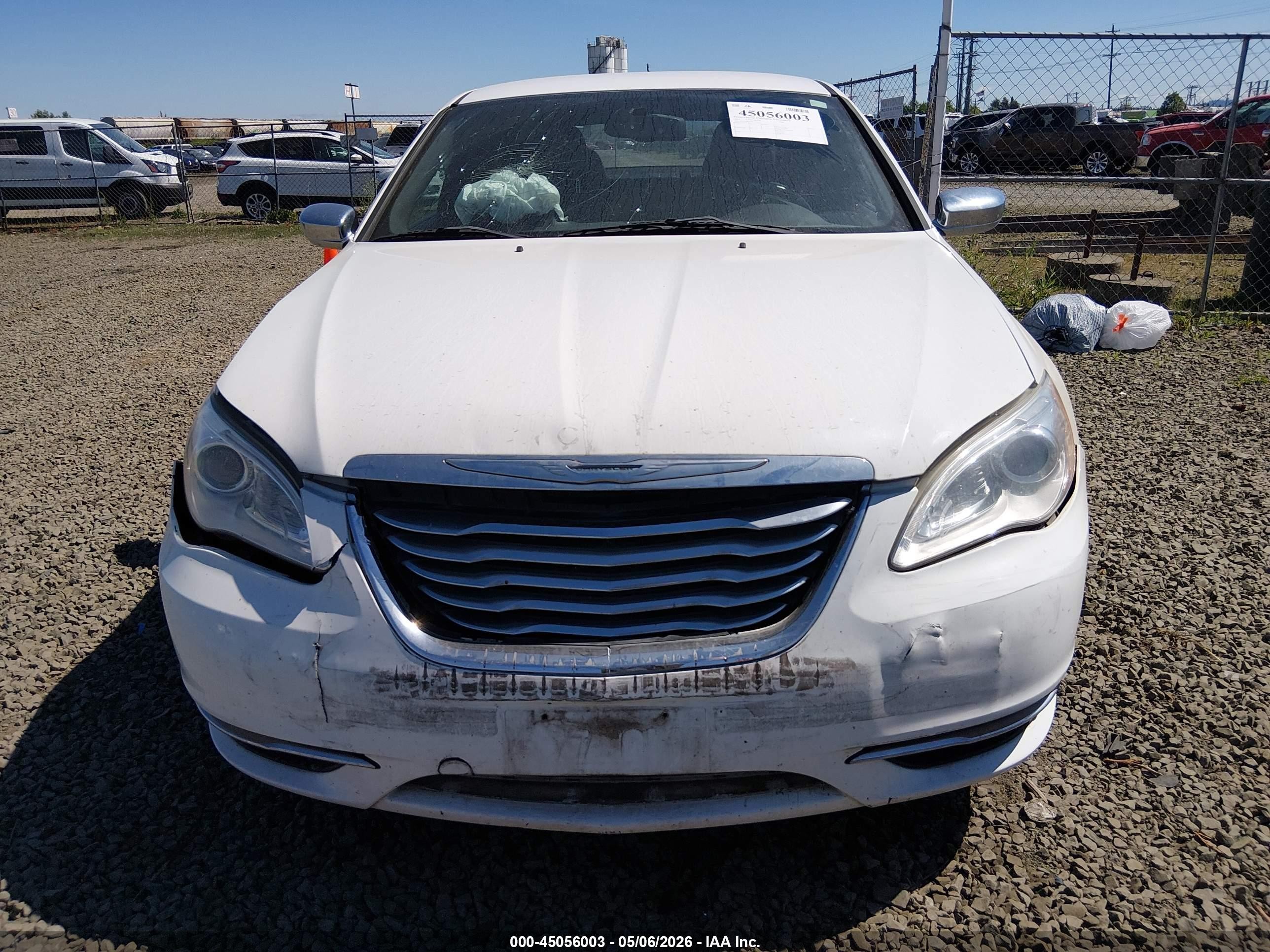 2013 Chrysler 200 Limited White vin: 1C3CCBCG9DN720323