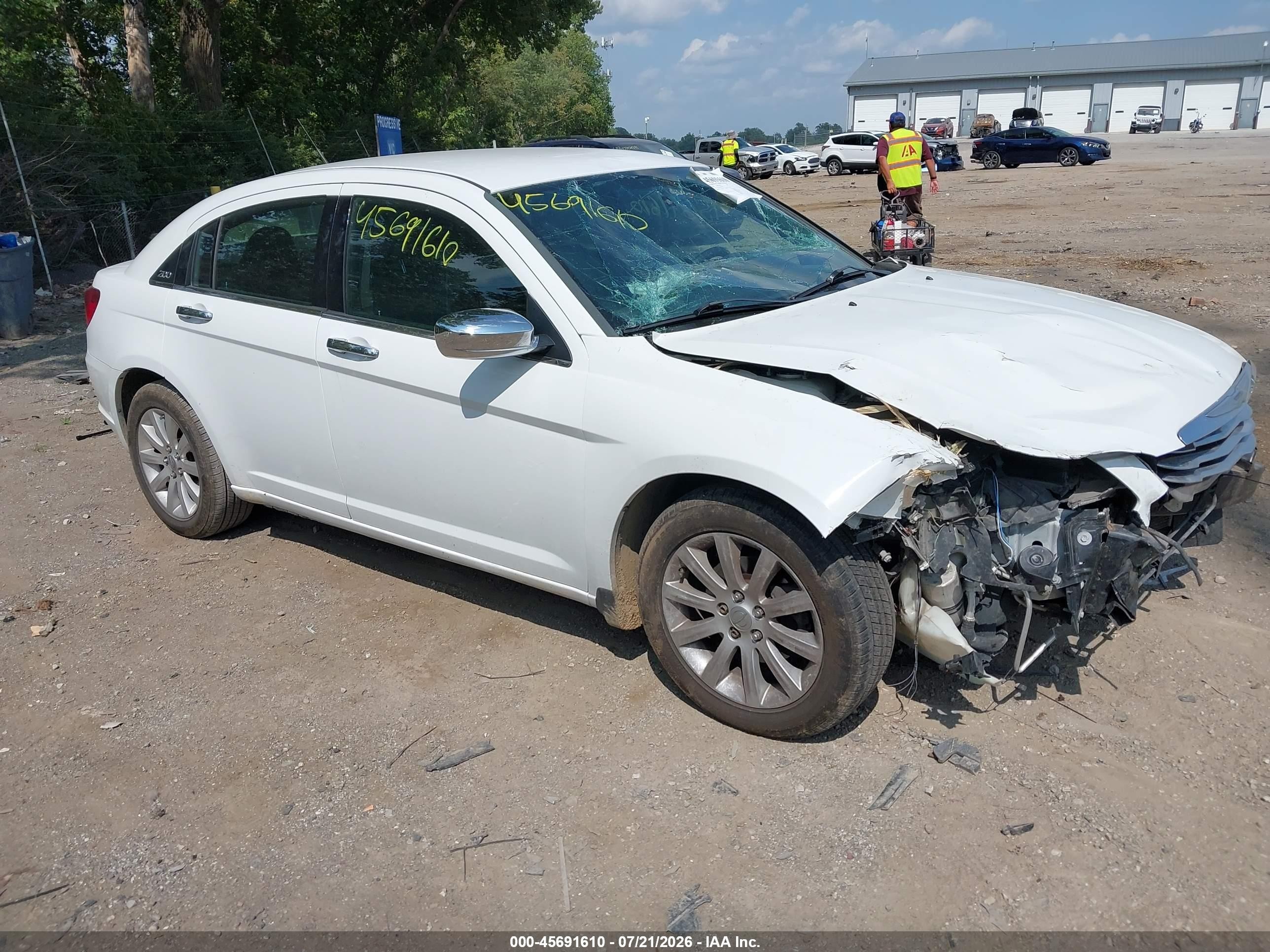 2014 Chrysler 200 Limited White vin: 1C3CCBCG9EN198505