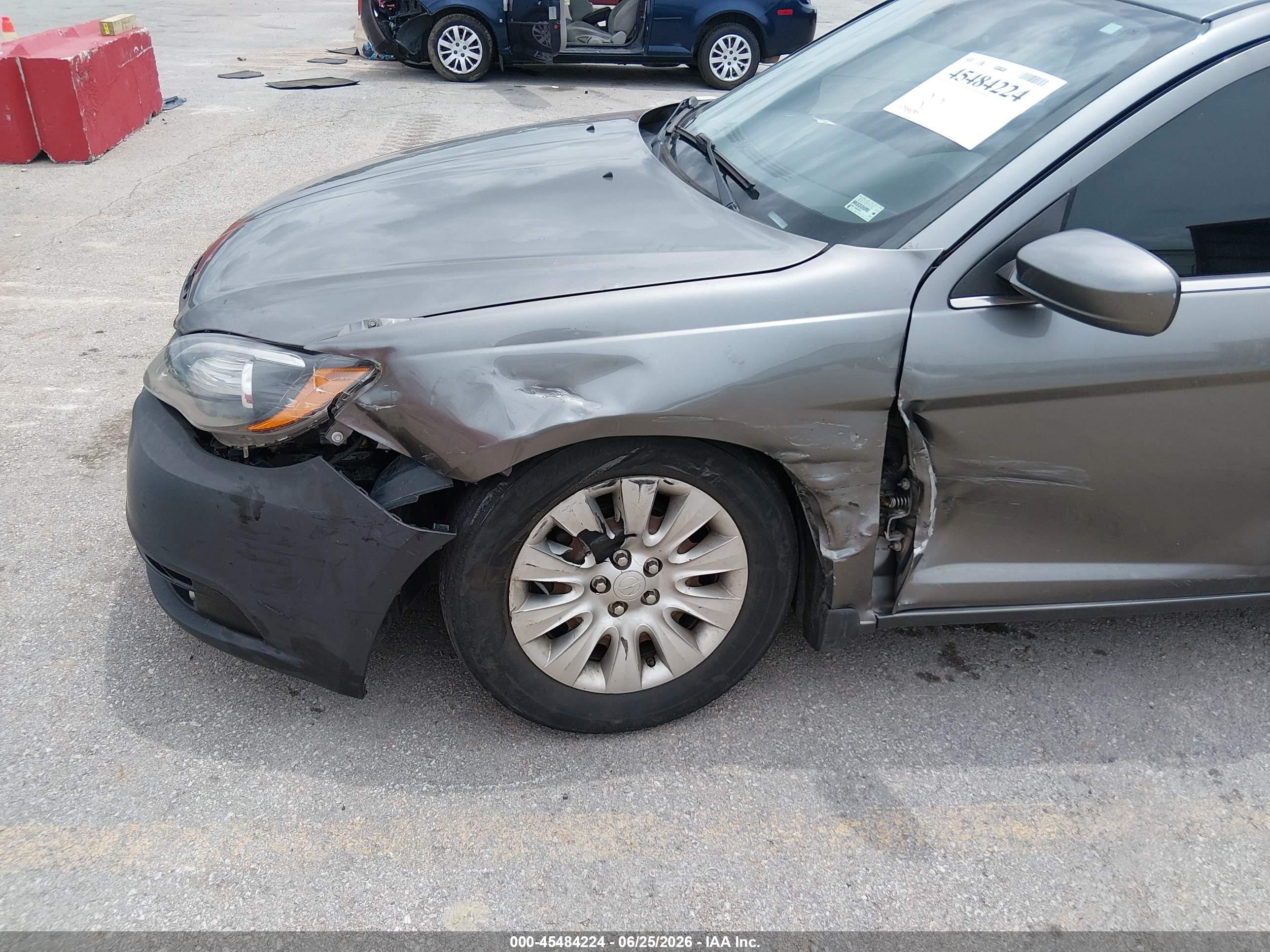 2013 Chrysler 200 Limited Silver vin: 1C3CCBCGXDN577625