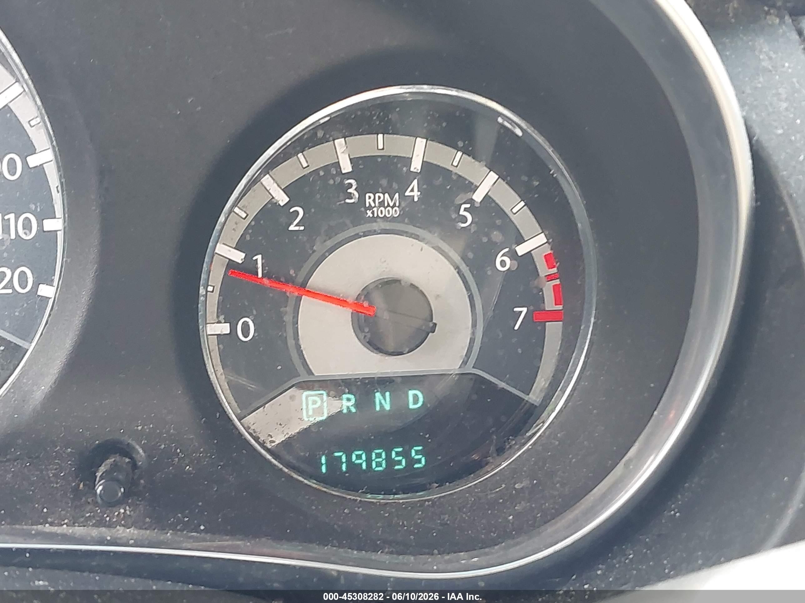 2013 Chrysler 200 Limited Серебряный vin: 1C3CCBCGXDN623616
