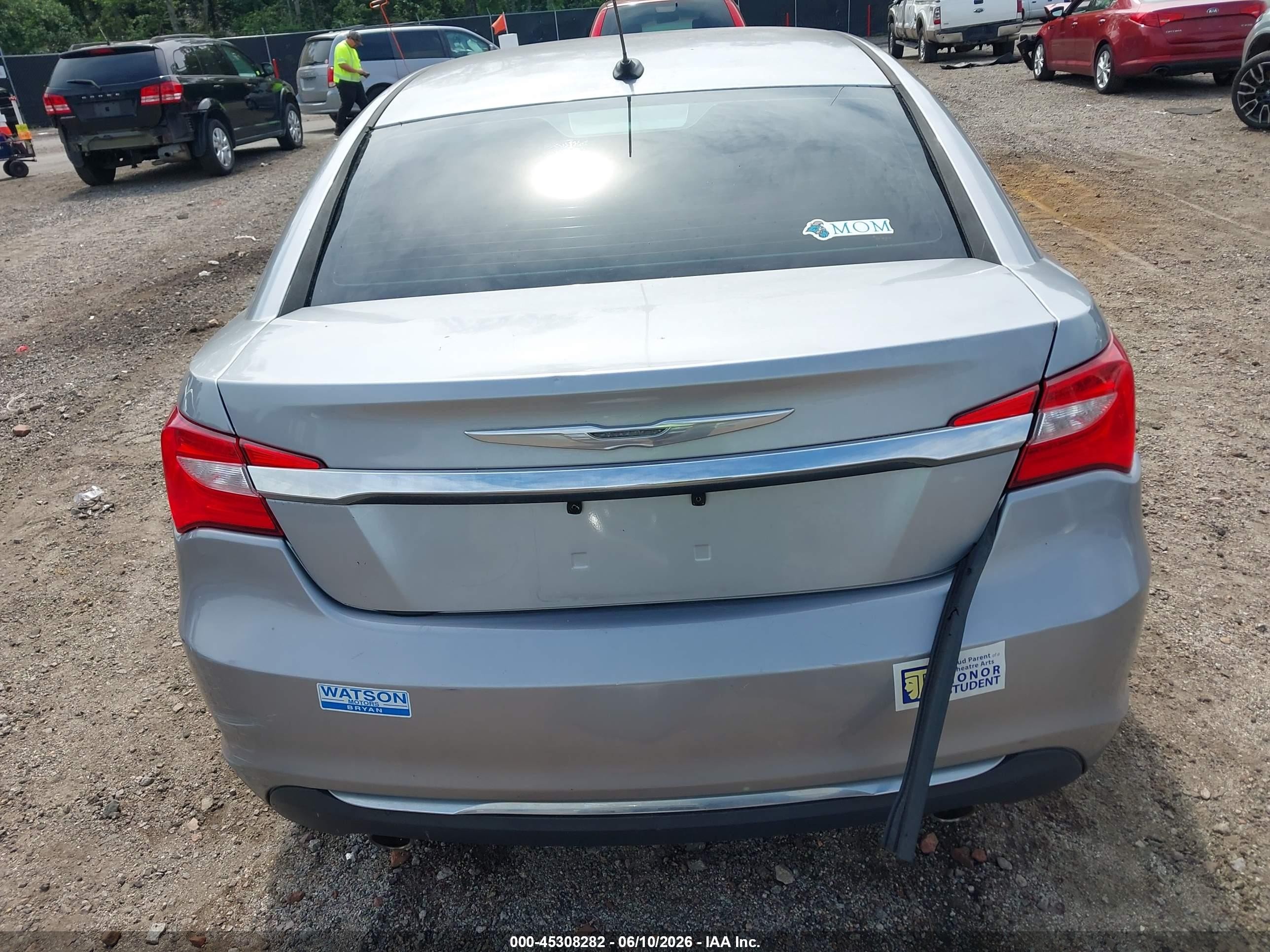 2013 Chrysler 200 Limited Серебряный vin: 1C3CCBCGXDN623616
