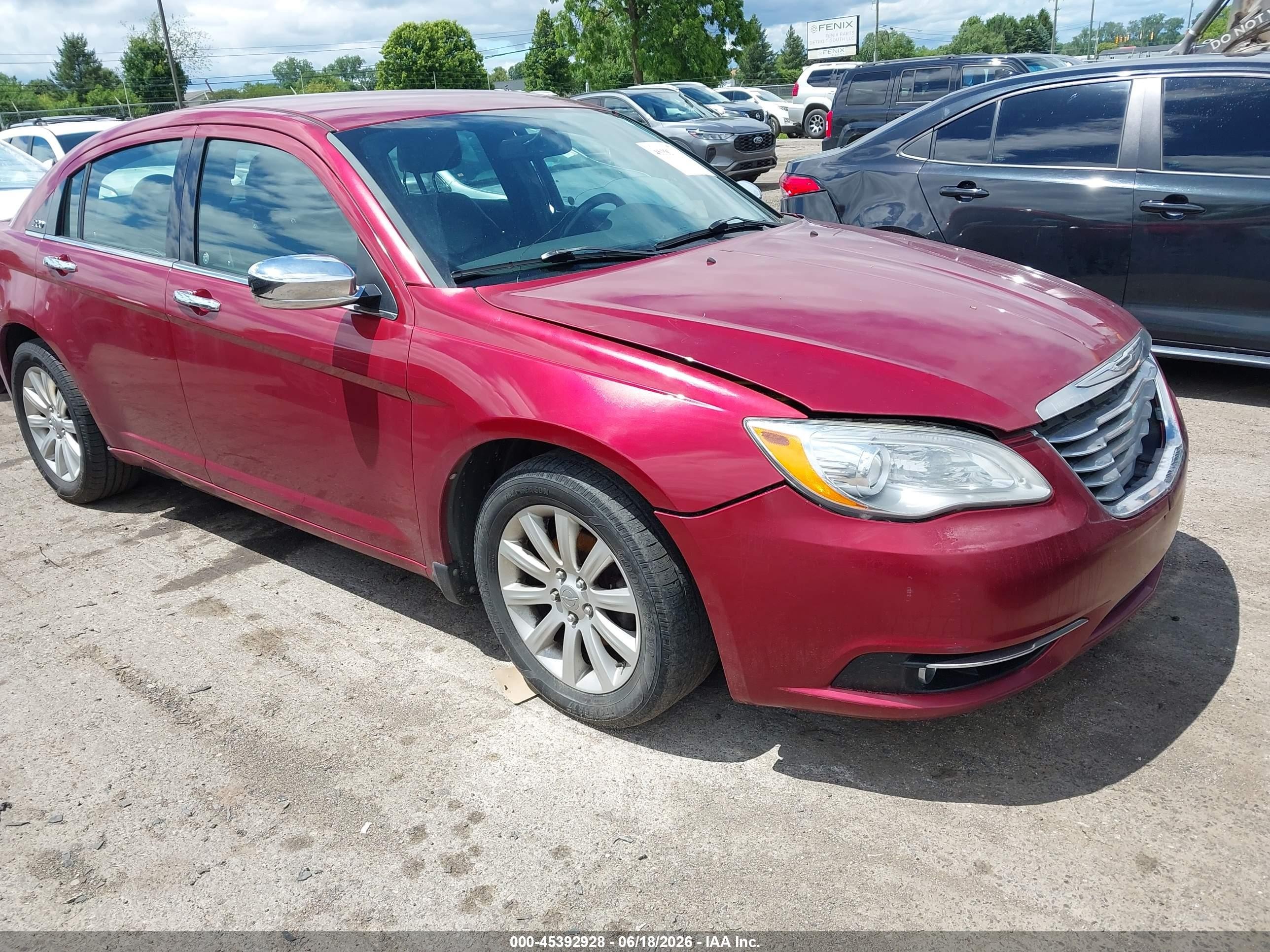 2013 Chrysler 200 Limited Red vin: 1C3CCBCGXDN726938