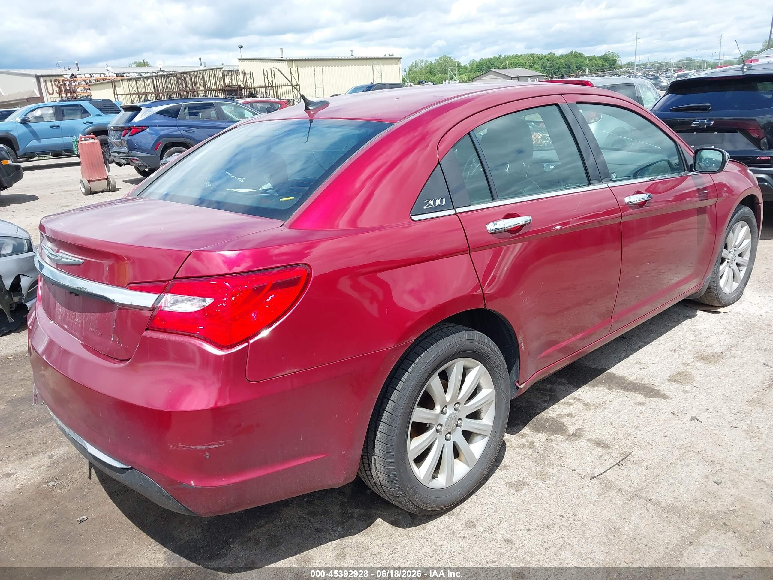 2013 Chrysler 200 Limited Red vin: 1C3CCBCGXDN726938