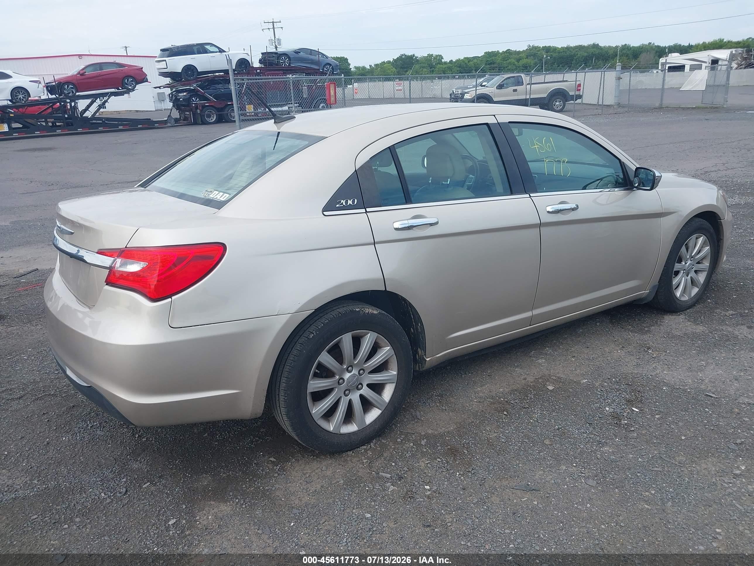 2014 Chrysler 200 Limited Gold vin: 1C3CCBCGXEN135526