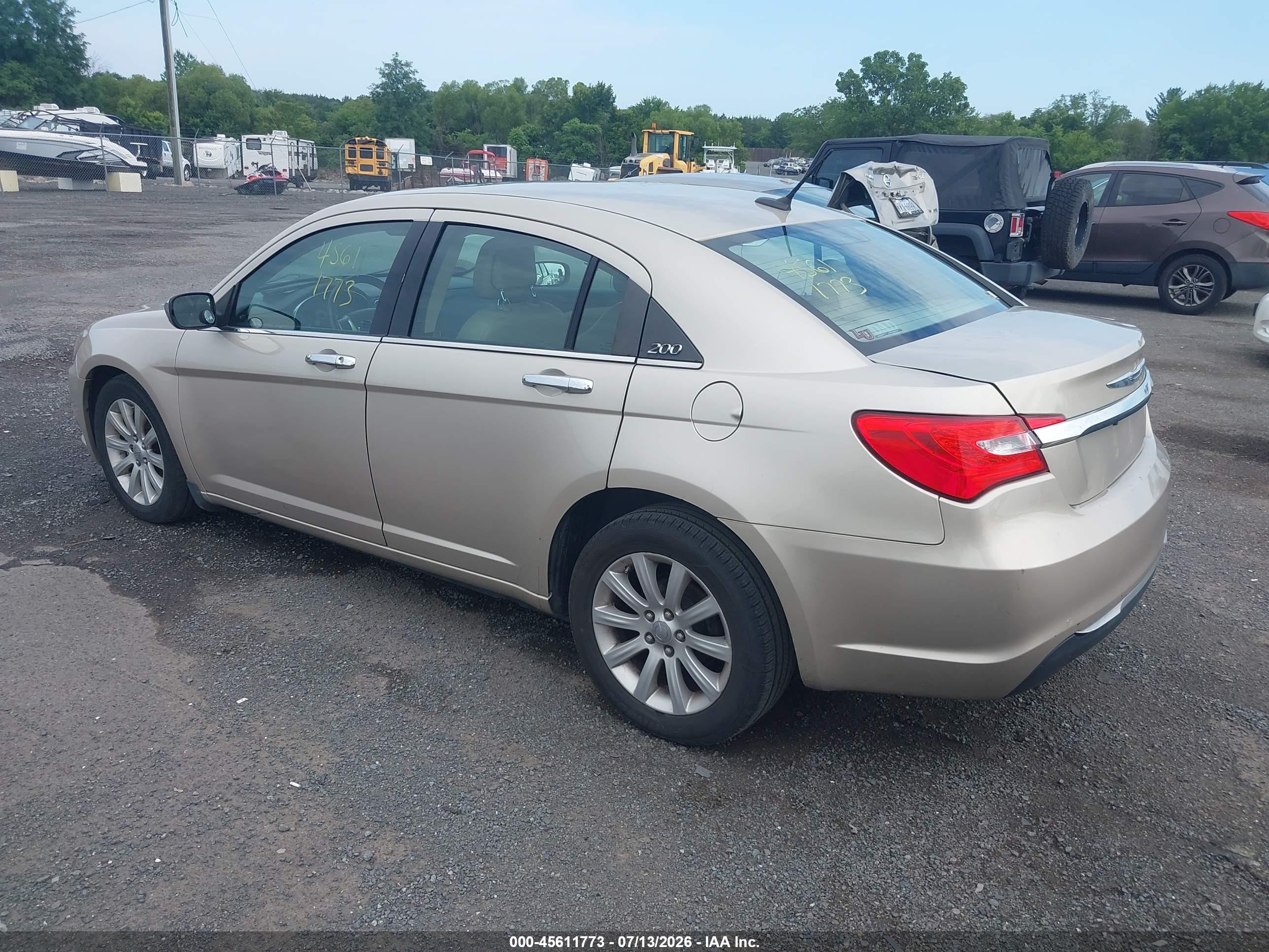 2014 Chrysler 200 Limited Gold vin: 1C3CCBCGXEN135526
