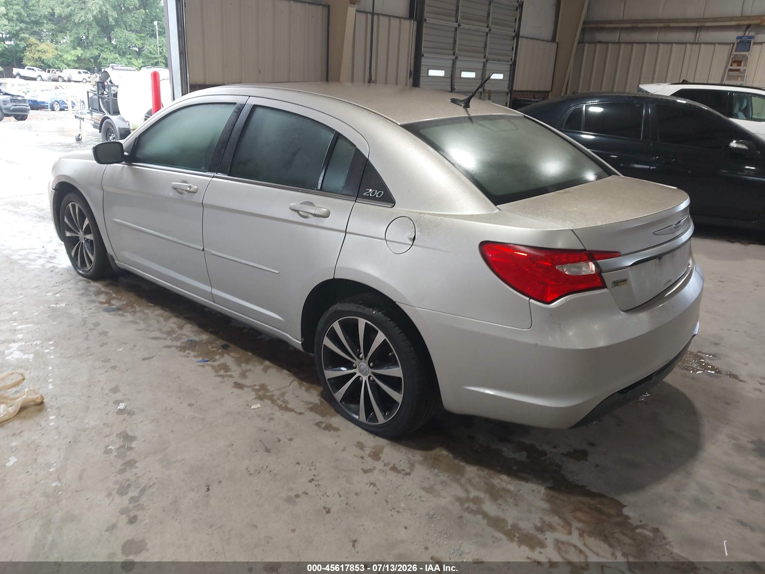 2012 Chrysler 200 S Серебряный vin: 1C3CCBHG0CN170629