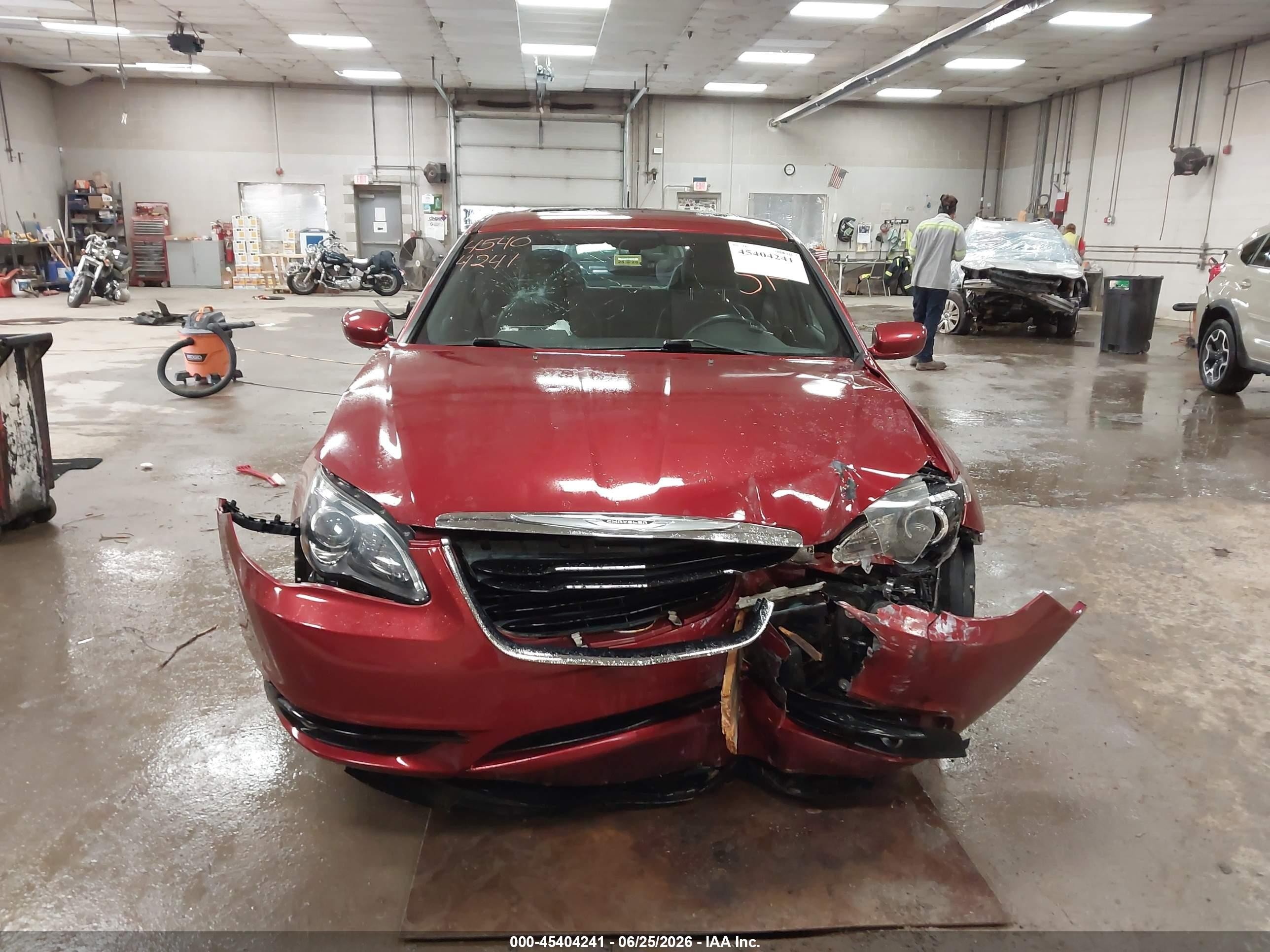 2012 Chrysler 200 S Red vin: 1C3CCBHG1CN149949