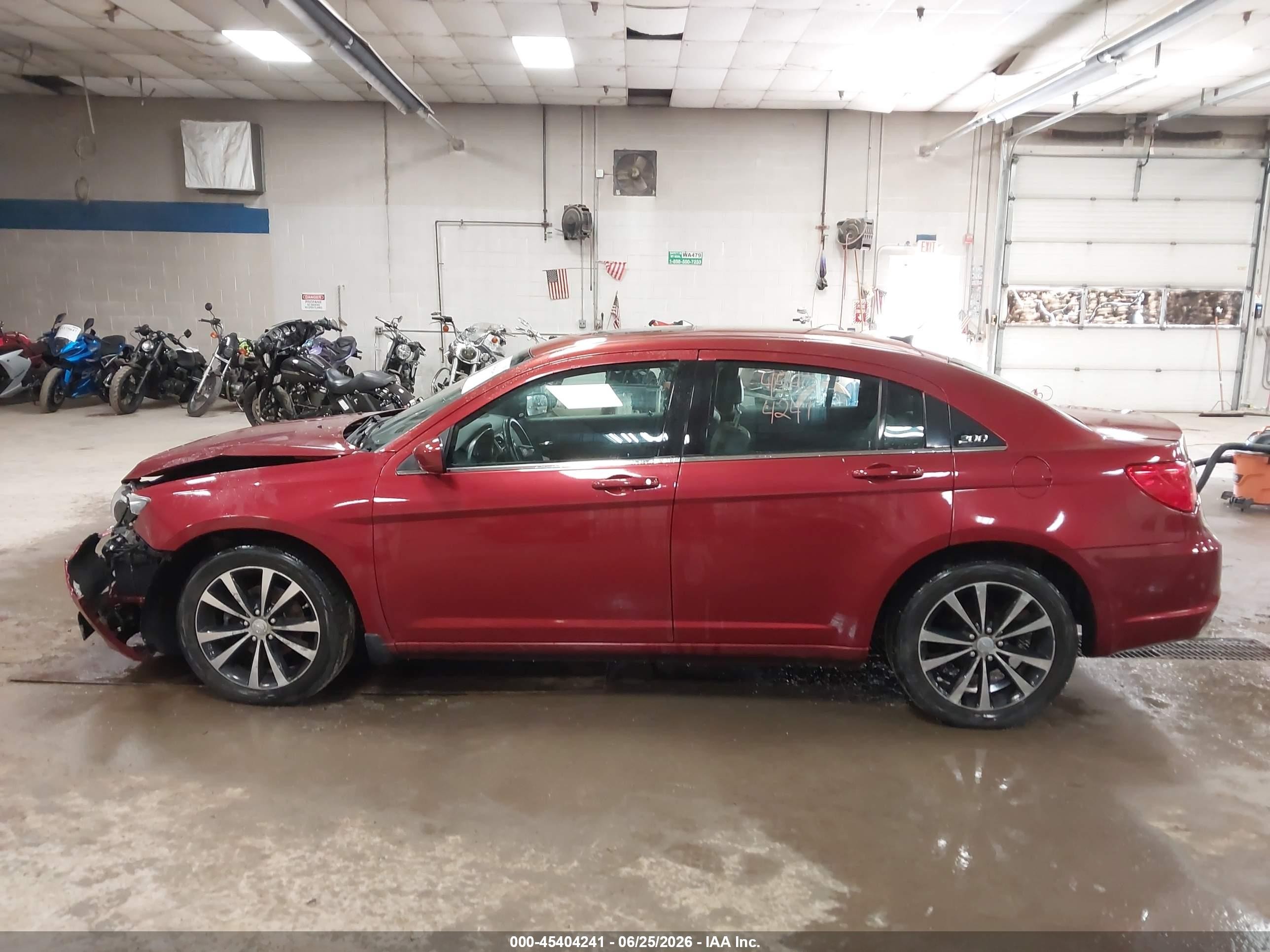 2012 Chrysler 200 S Red vin: 1C3CCBHG1CN149949