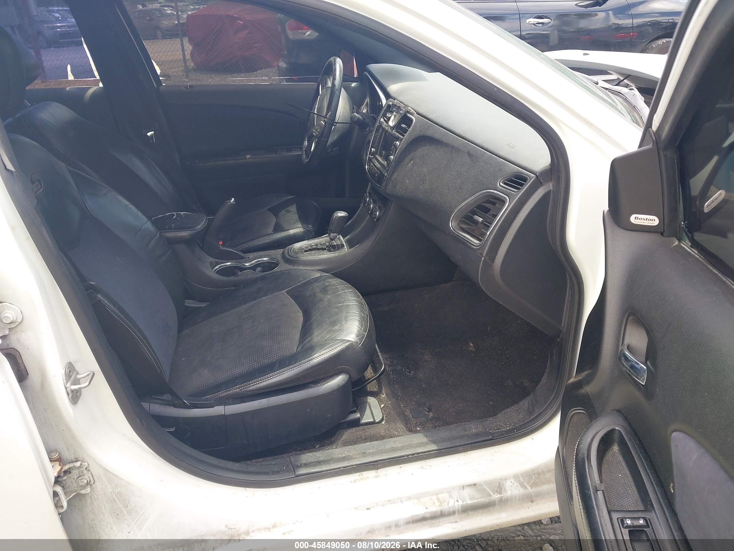 2012 Chrysler 200 S White vin: 1C3CCBHG8CN305758