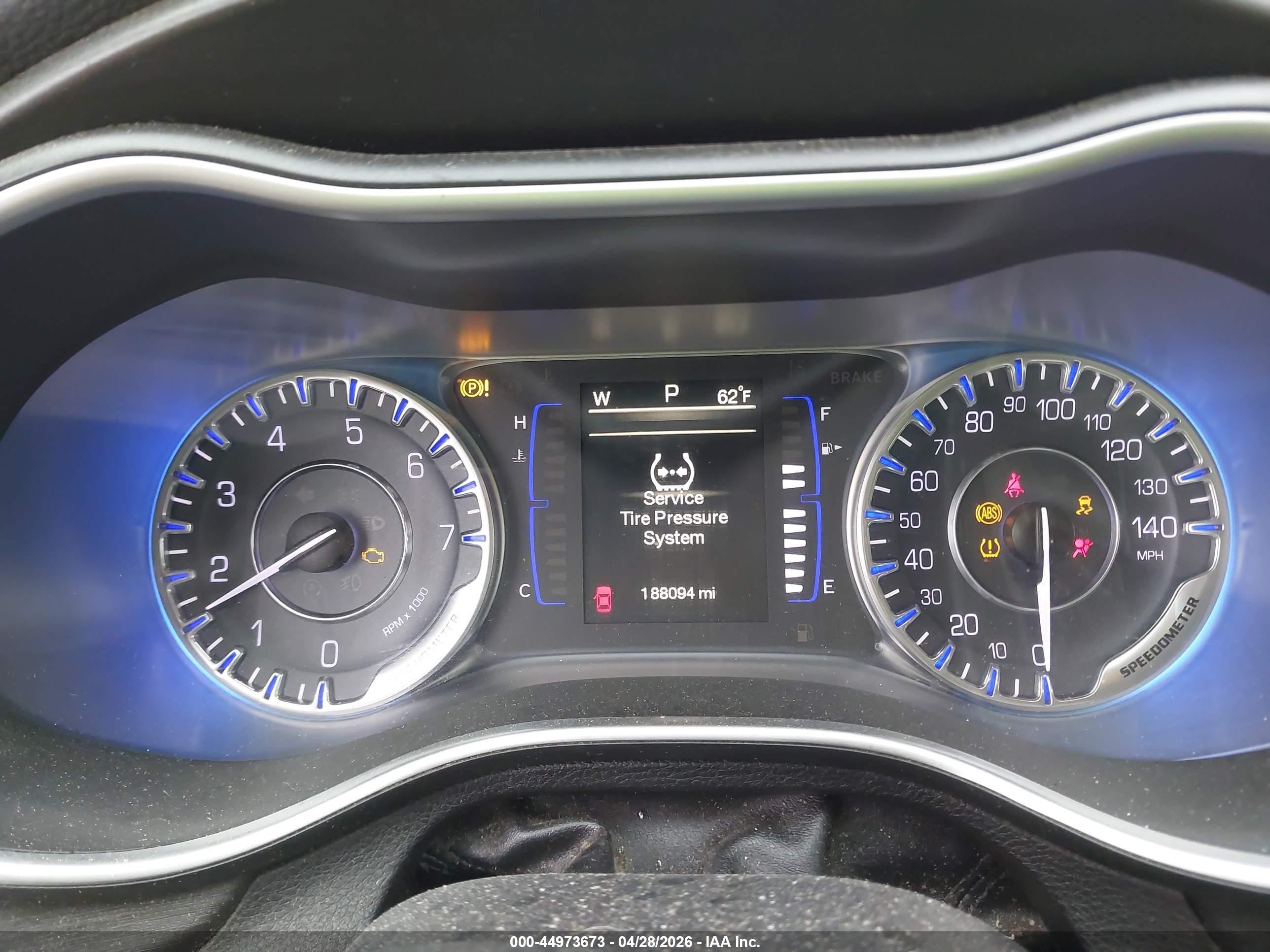 2015 Chrysler 200 Limited Белый vin: 1C3CCCAB0FN555102