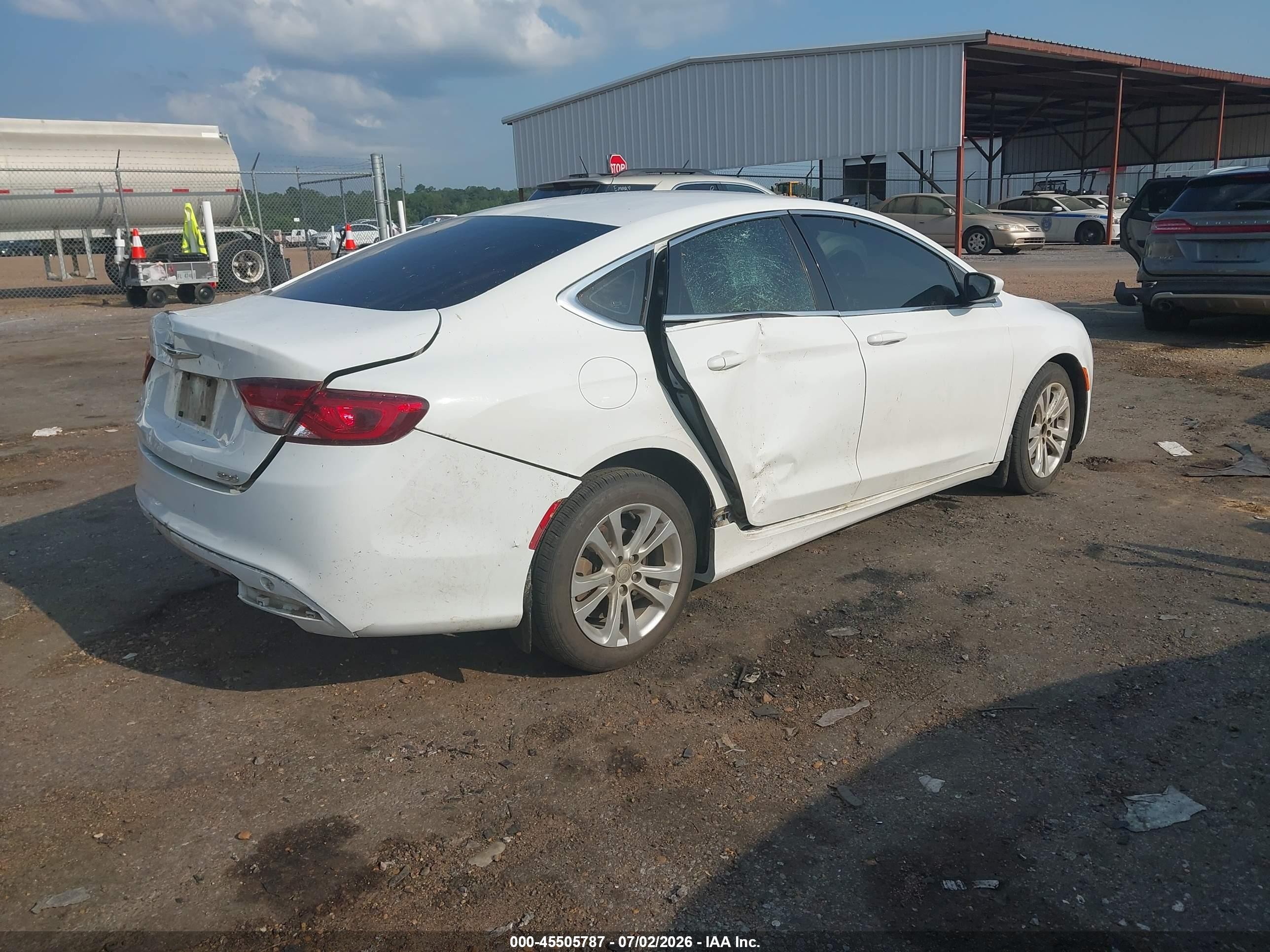 2015 Chrysler 200 Limited White vin: 1C3CCCAB0FN569131