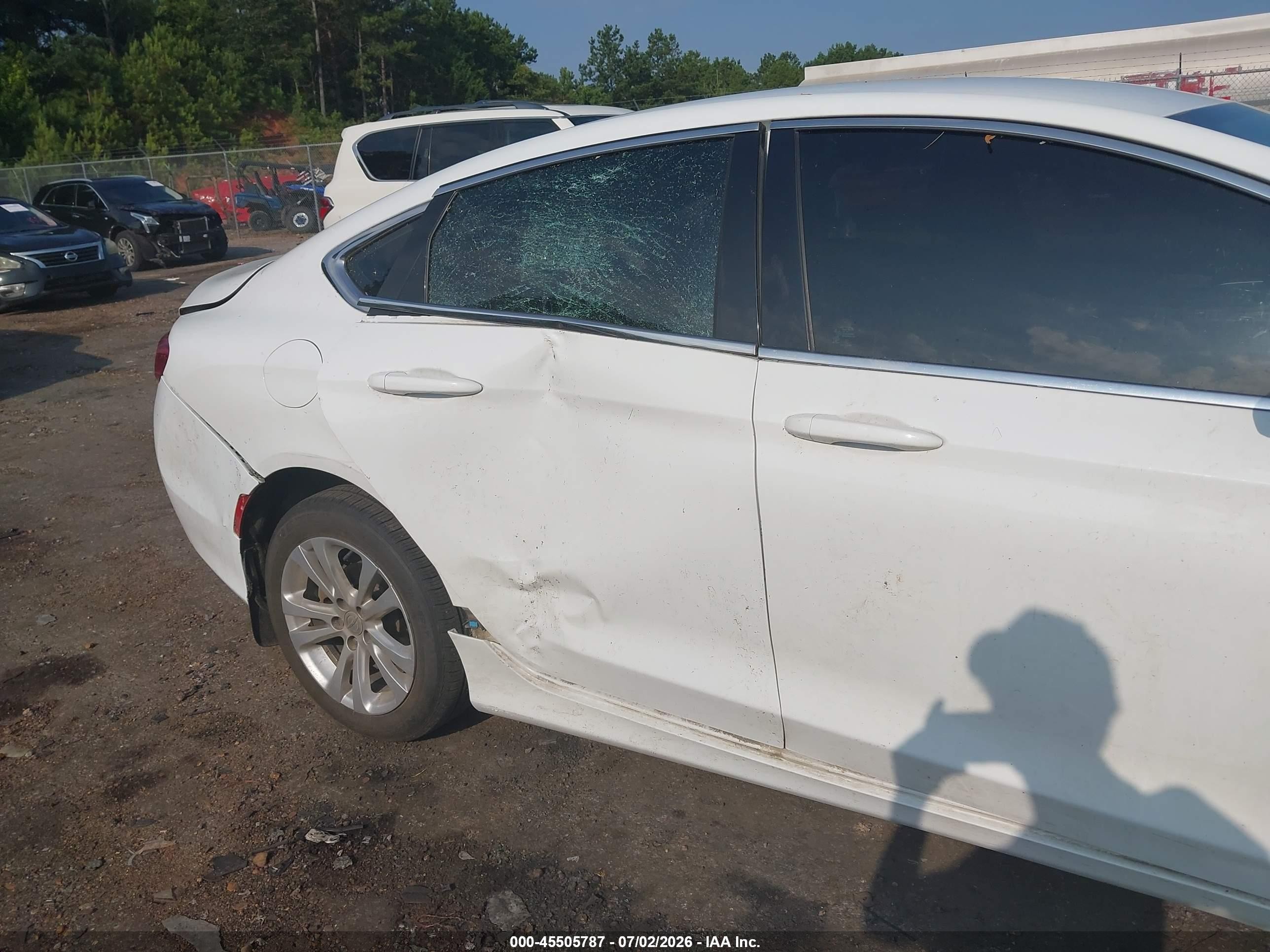 2015 Chrysler 200 Limited White vin: 1C3CCCAB0FN569131