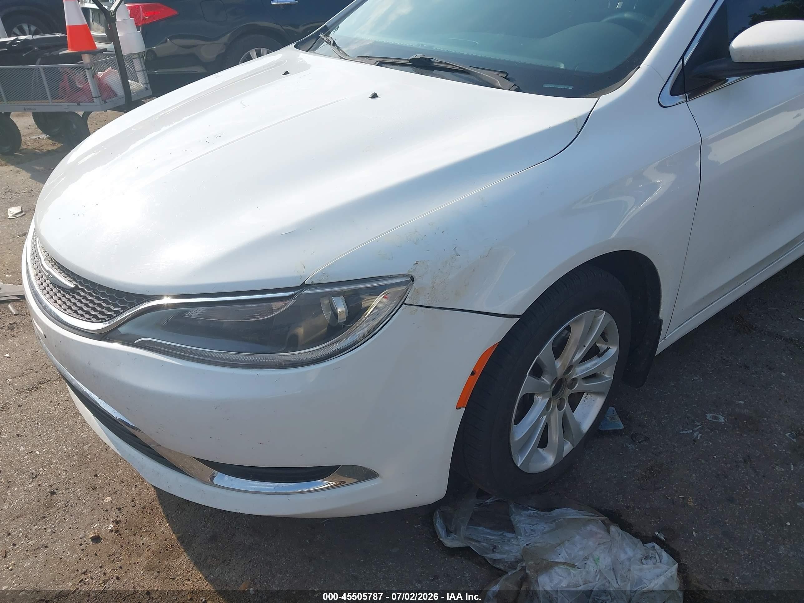 2015 Chrysler 200 Limited White vin: 1C3CCCAB0FN569131
