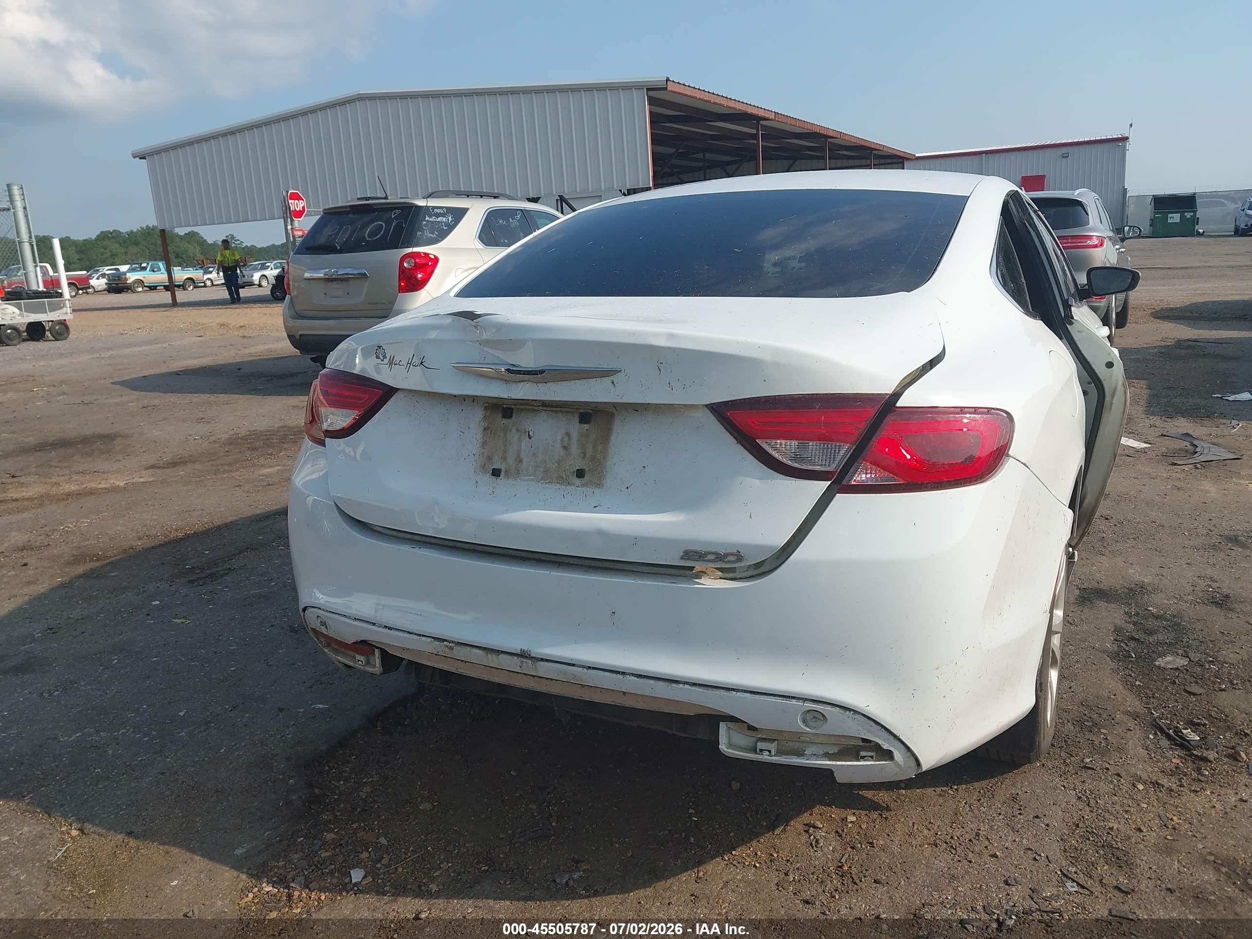 2015 Chrysler 200 Limited White vin: 1C3CCCAB0FN569131
