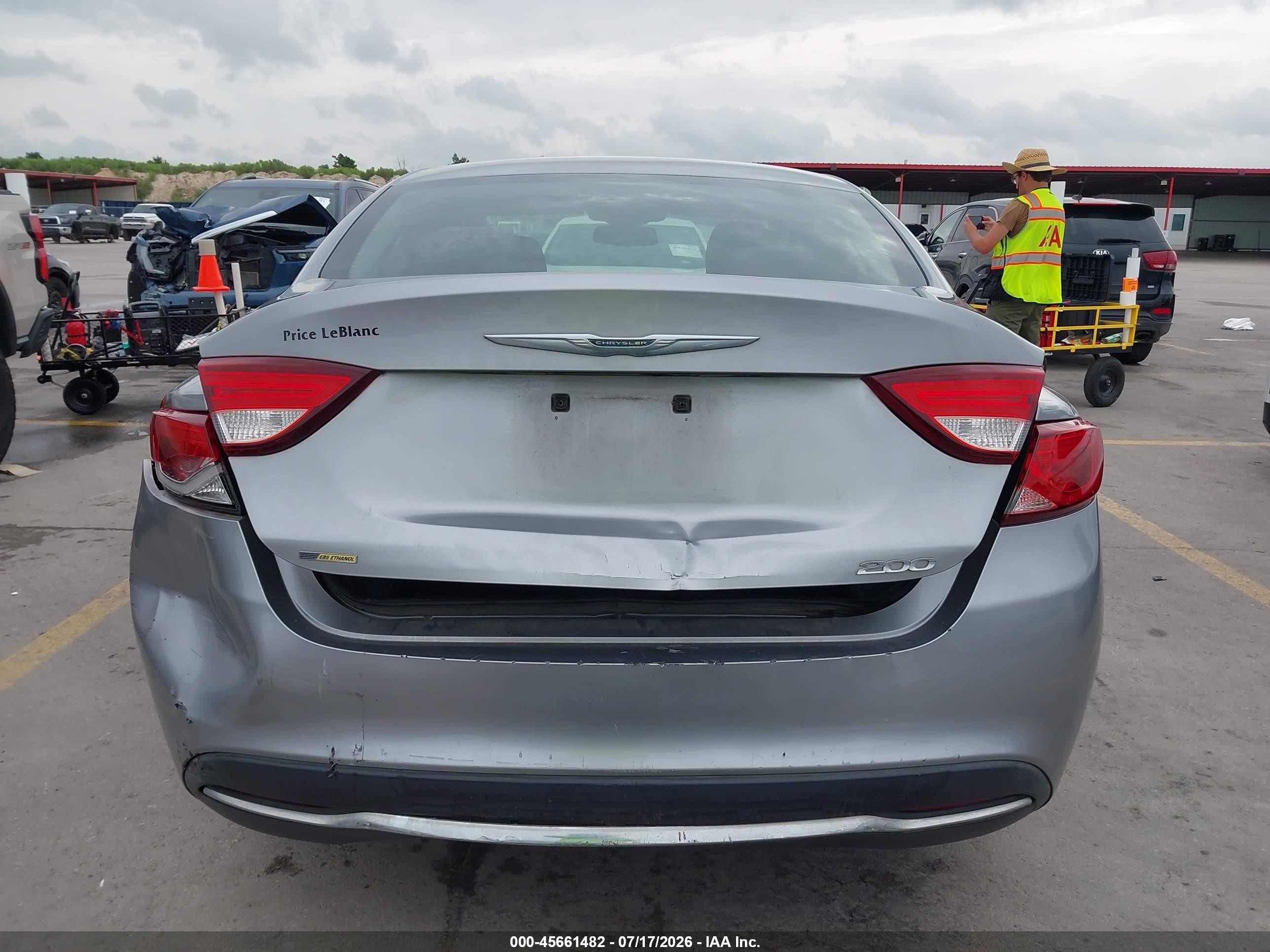 2015 Chrysler 200 Limited Silver vin: 1C3CCCAB0FN580209