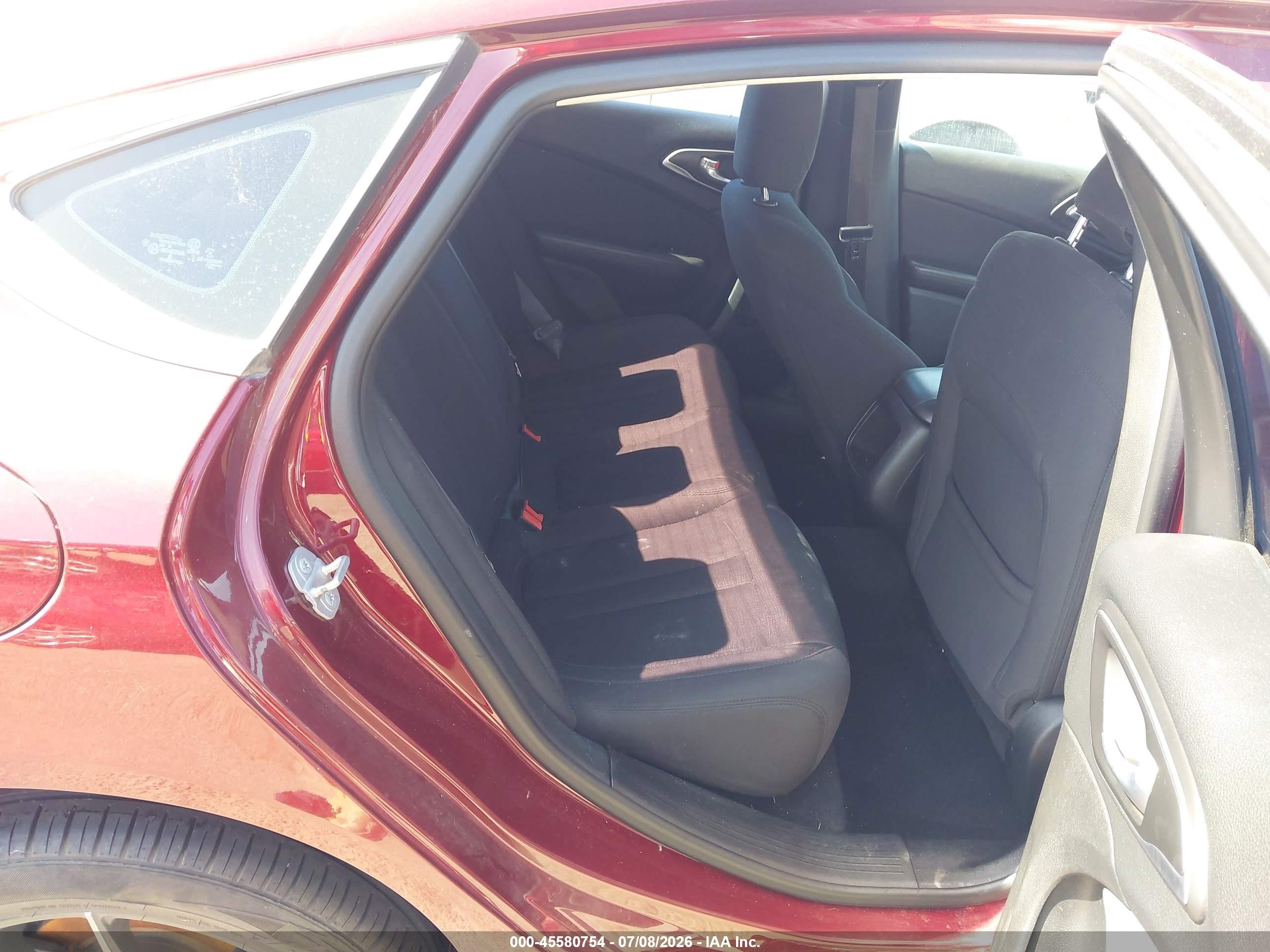 2015 Chrysler 200 Limited Red vin: 1C3CCCAB0FN581683